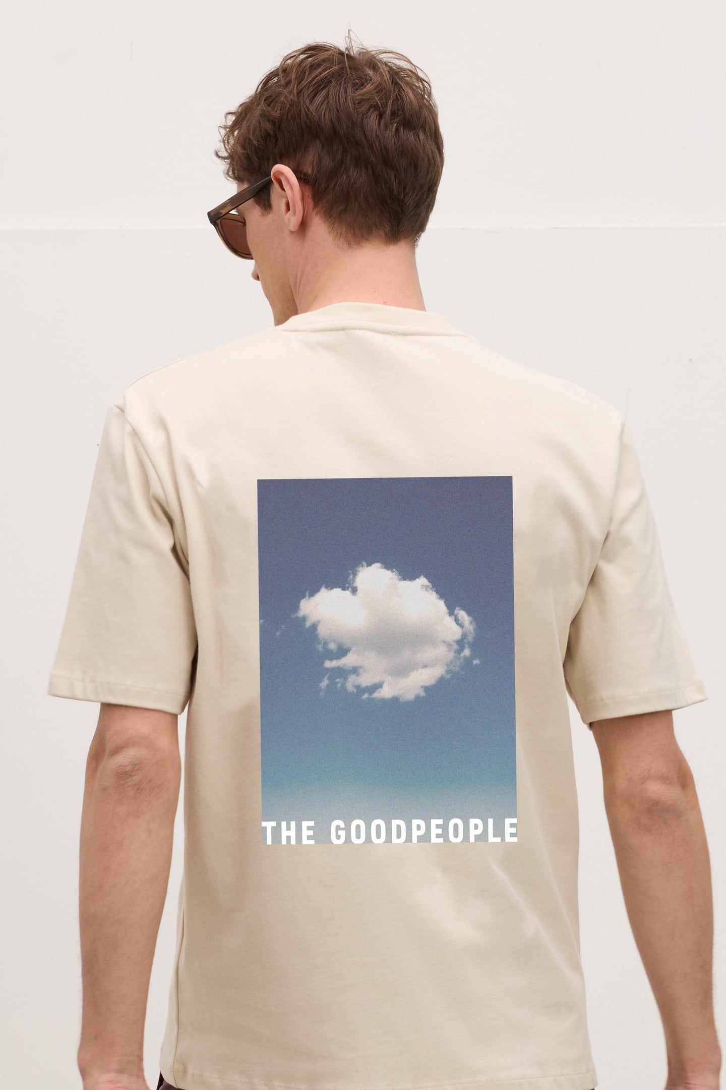 TPHOTO OFF WHITE 2