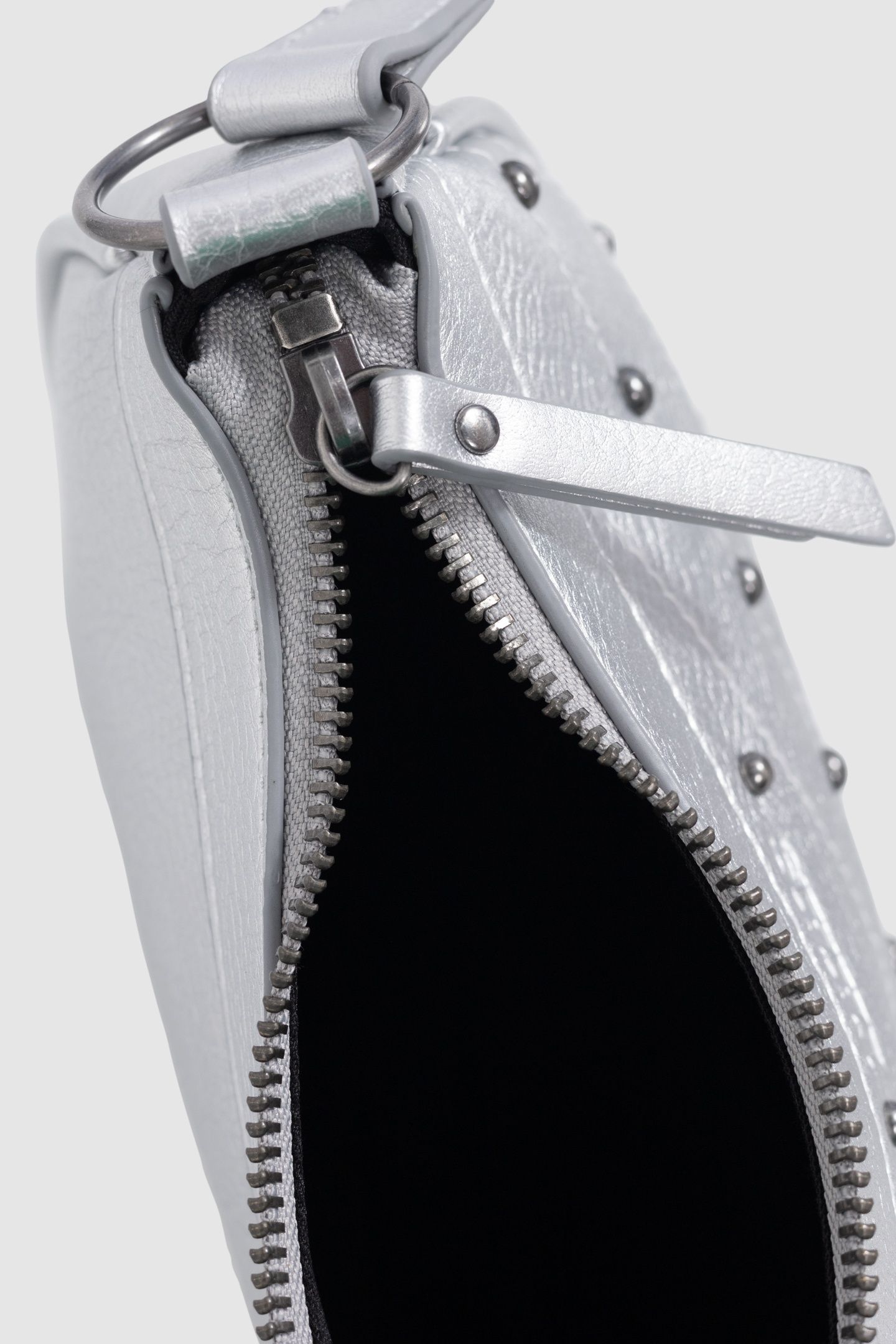 SILVER HANDBAG WITH STUDS 7