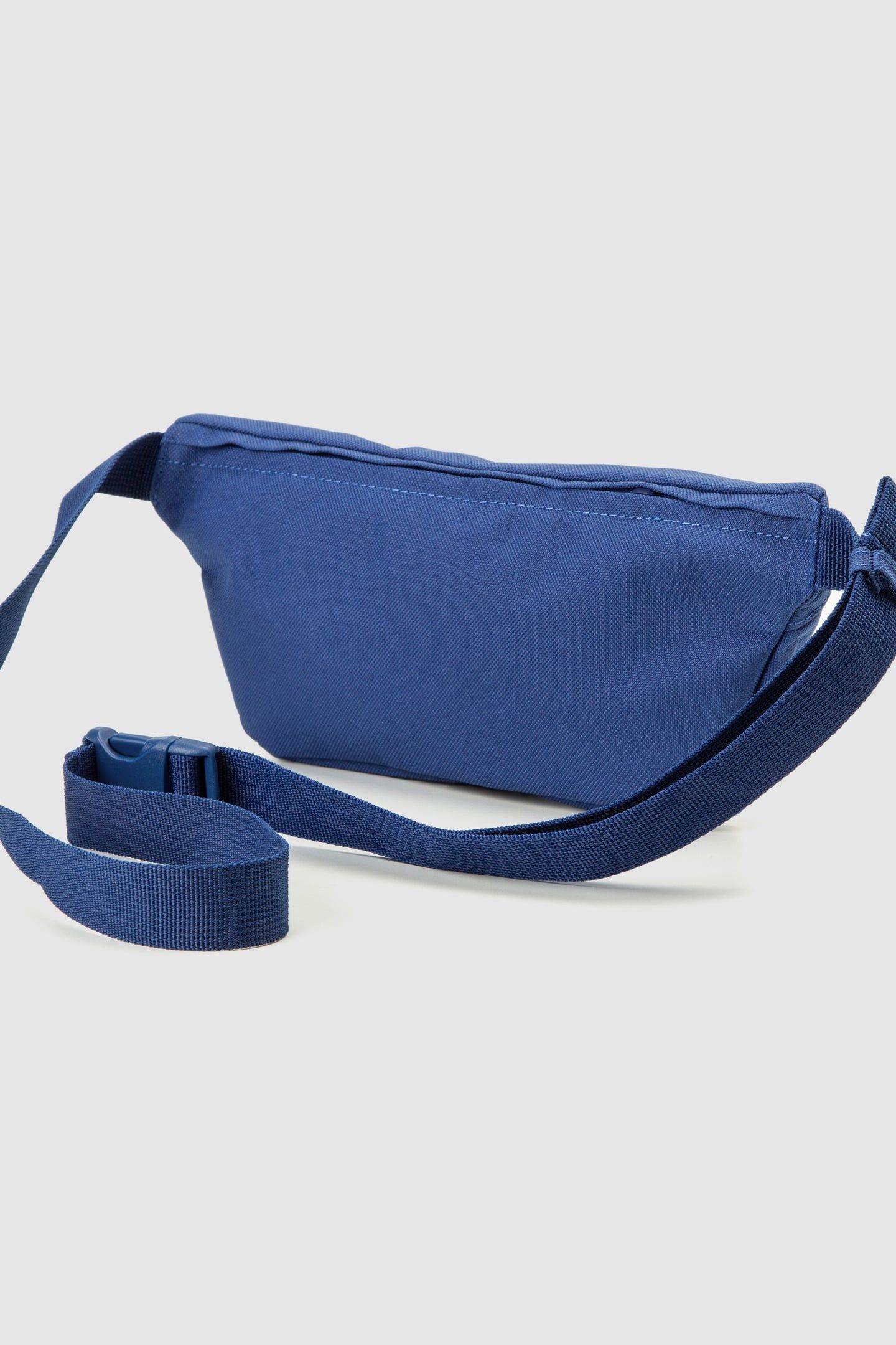 LEVI'S® HEADLINE LOGO SMALL BANANA SLING BAG 3