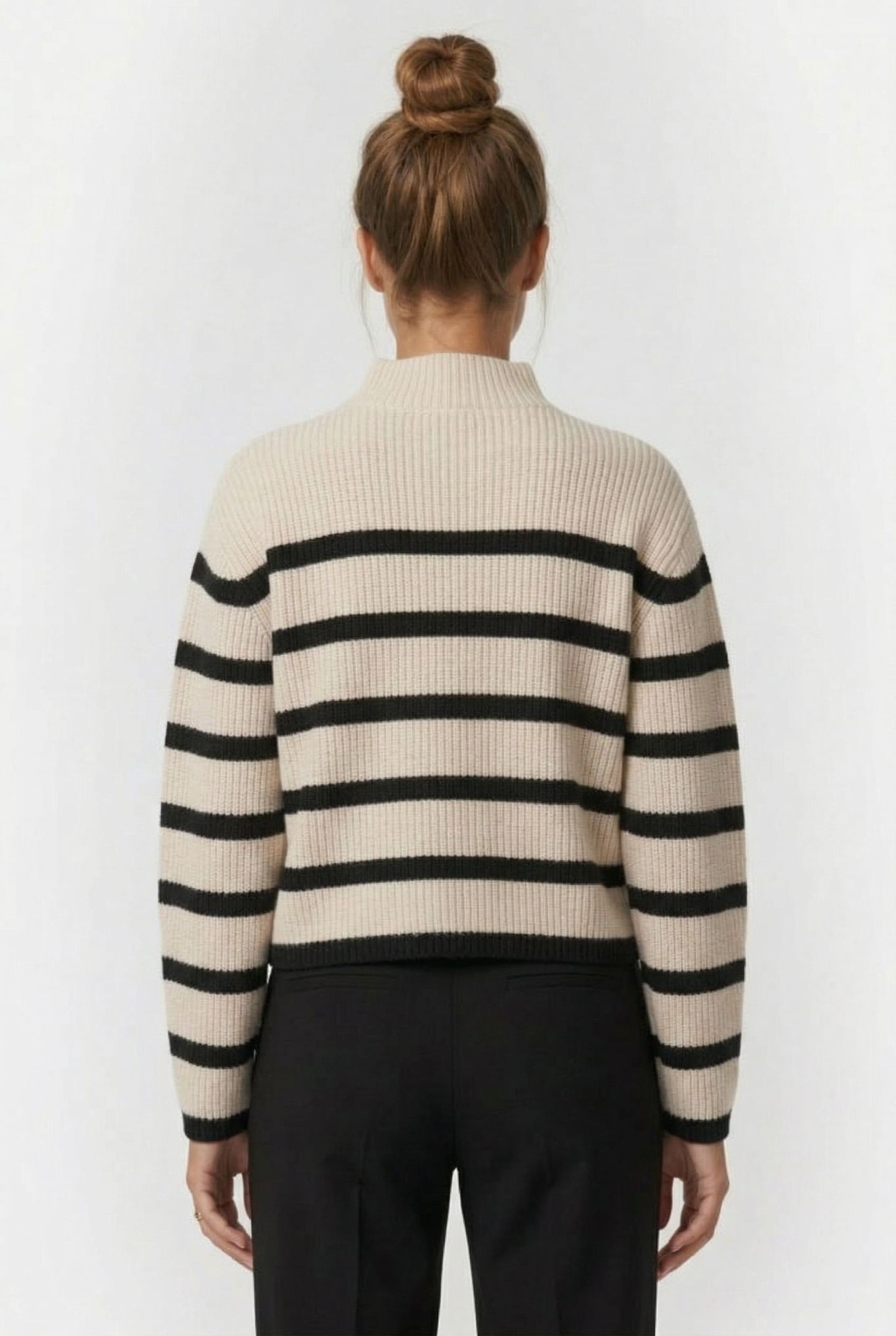 LORA SWEATER WHITE 2