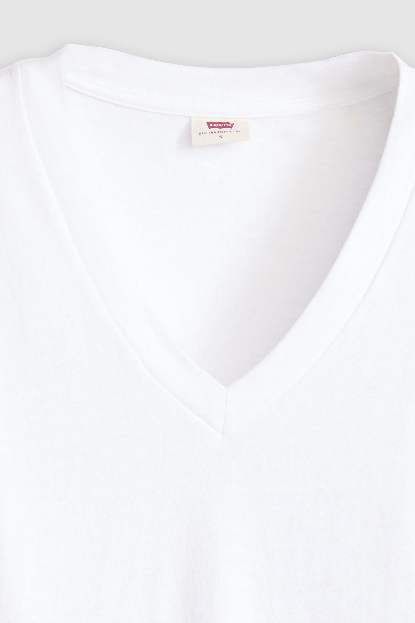 BOXY V-NECK TEE 4