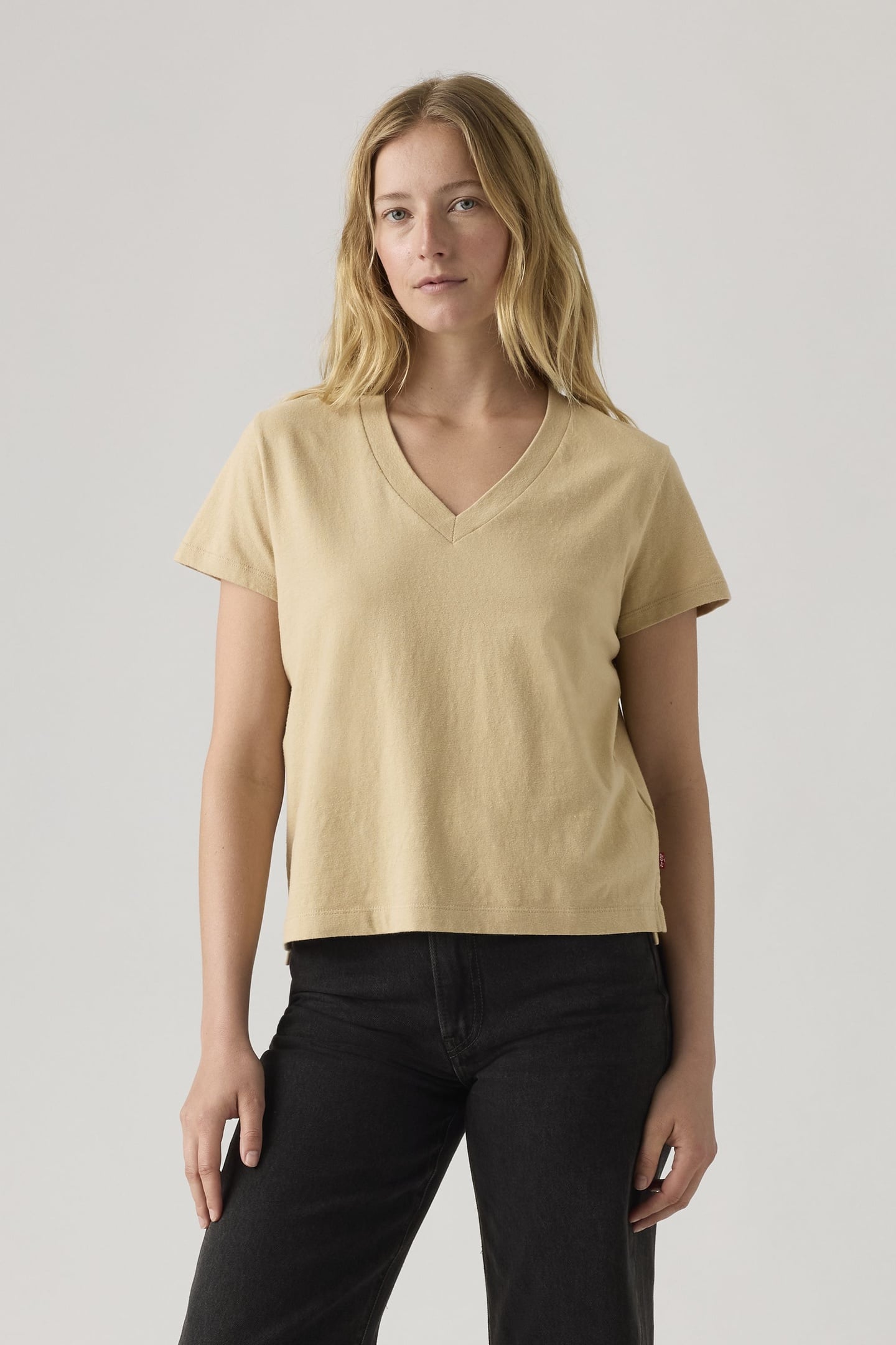 BOXY V-NECK TEE 2