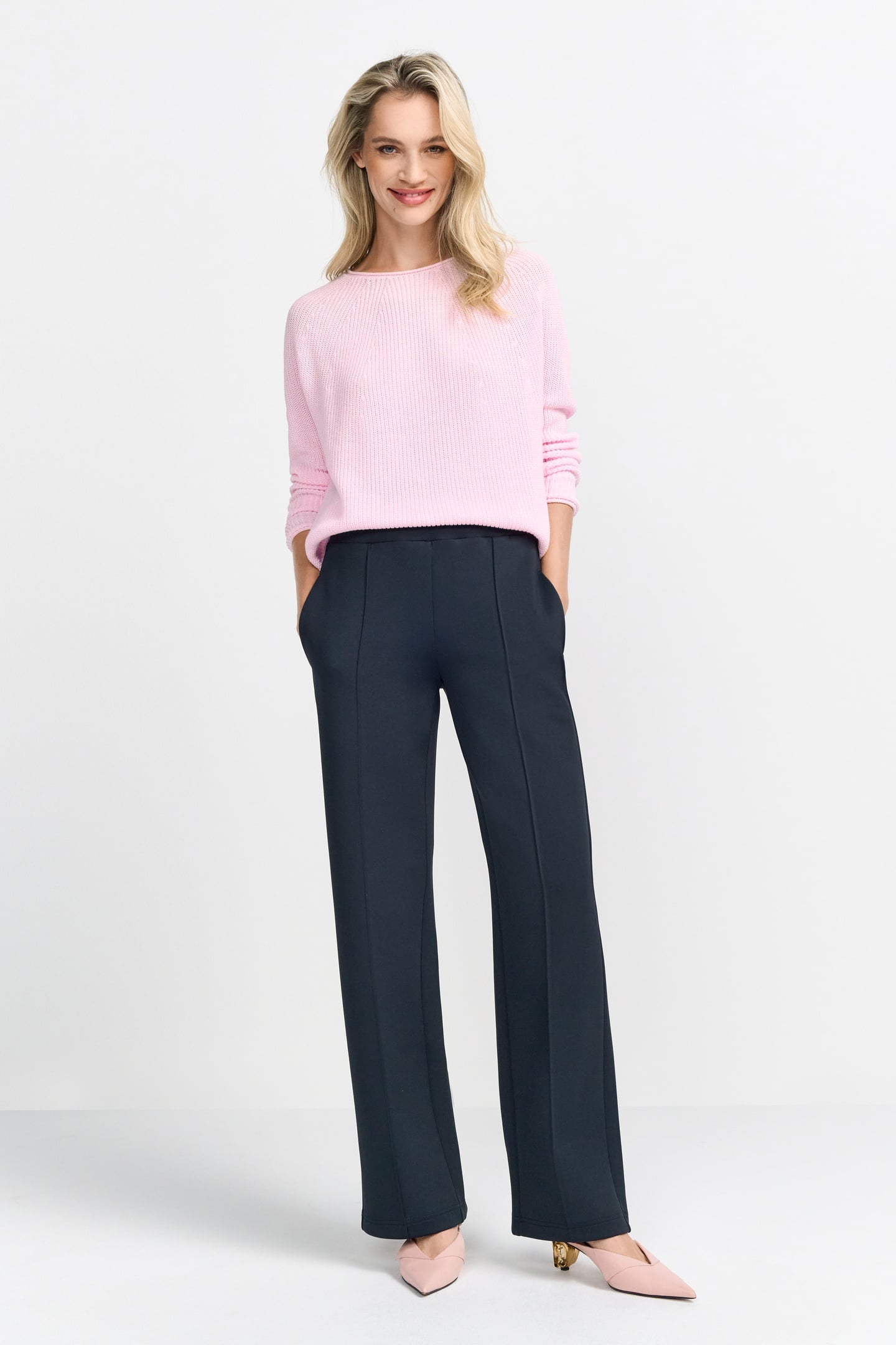 SEAMLESS CREW-NECK HALF CARDIGAN STRAWBERRY CREAM 1