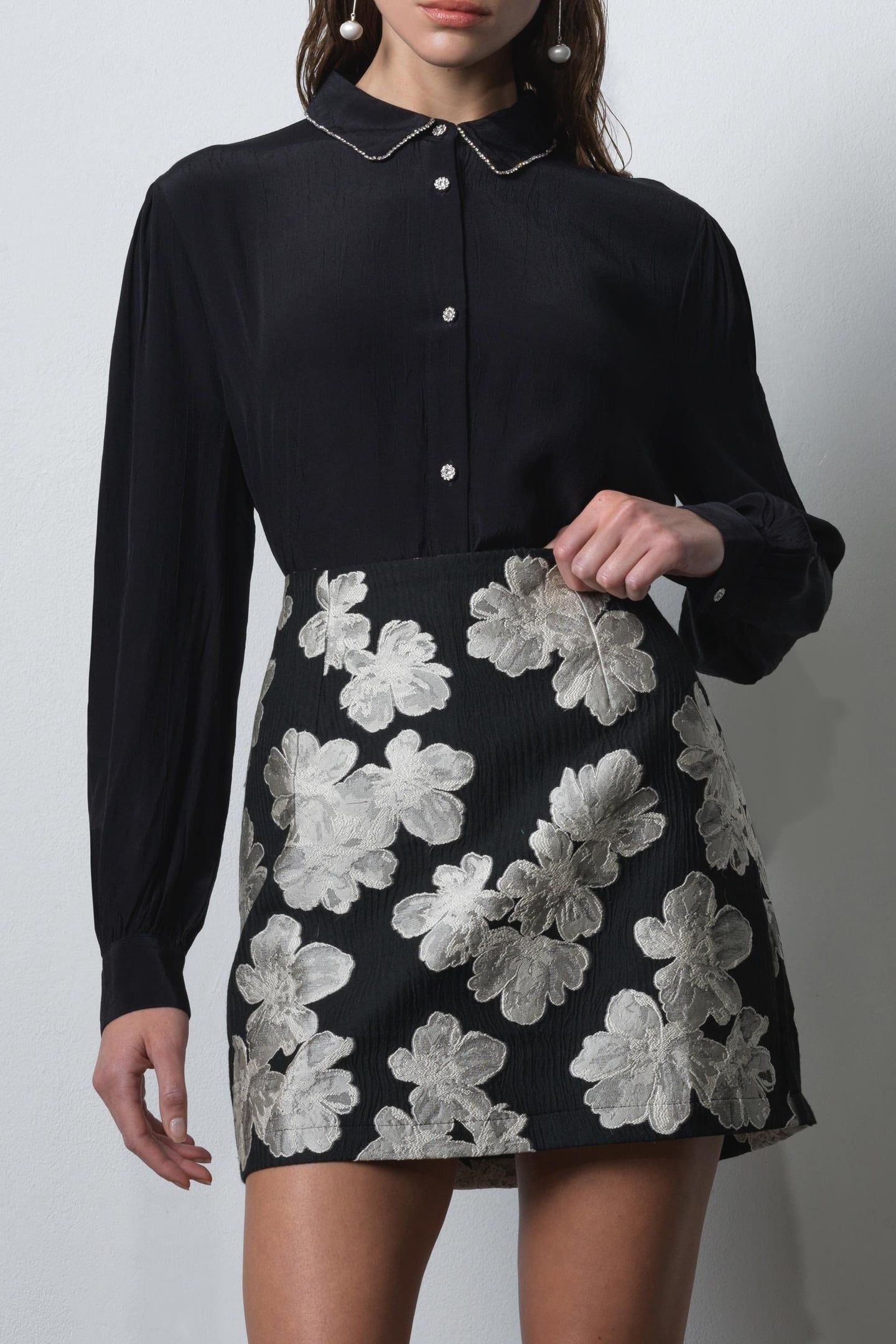 LIZZY CREPE LS SHIRT BLACK 2