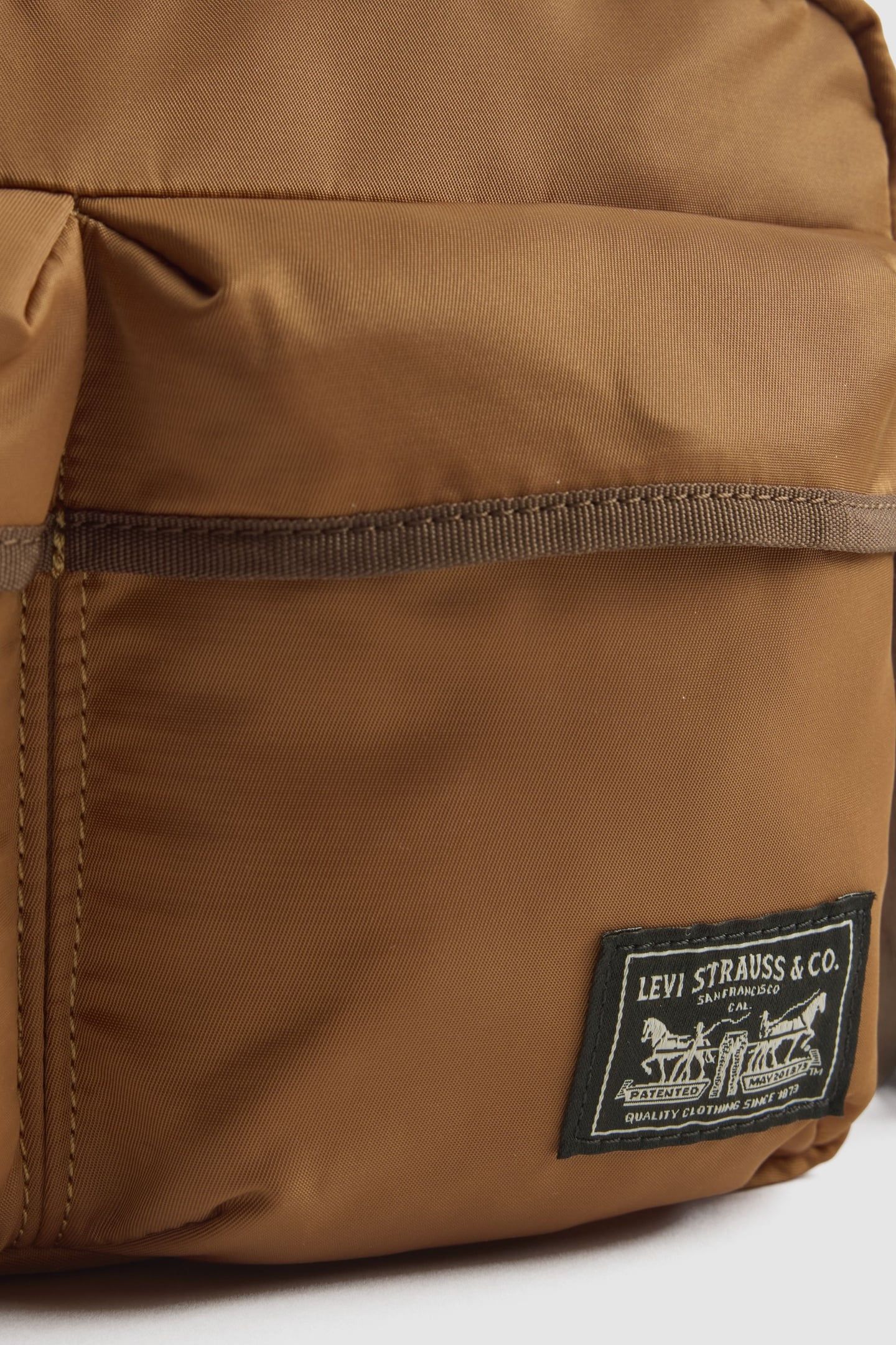 LEVI'S® MISSION BAY CROSSBODY BAG 5