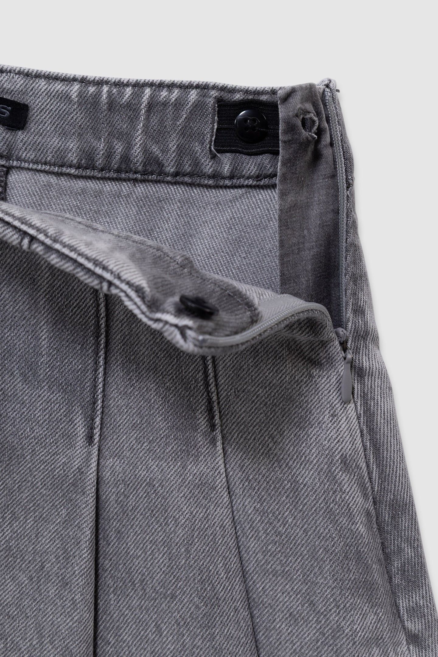 GREY SIDE-PLEATED DENIM SKIRT 5