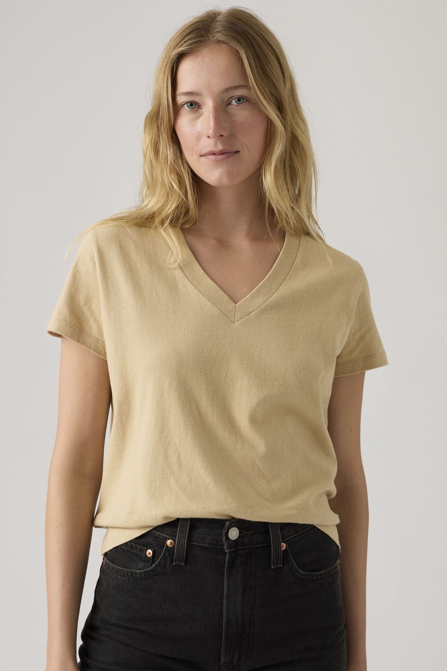 BOXY V-NECK TEE 1