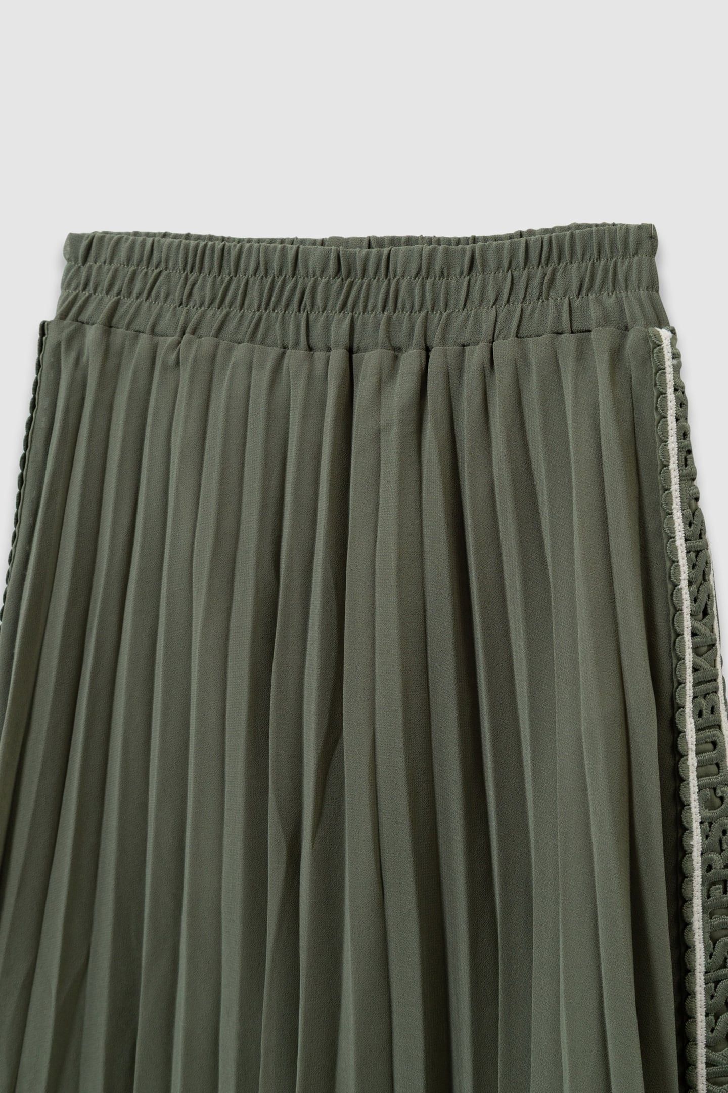 LONG KHAKI PLEATED SKIRT WITH SIDE EMBROIDERY 3