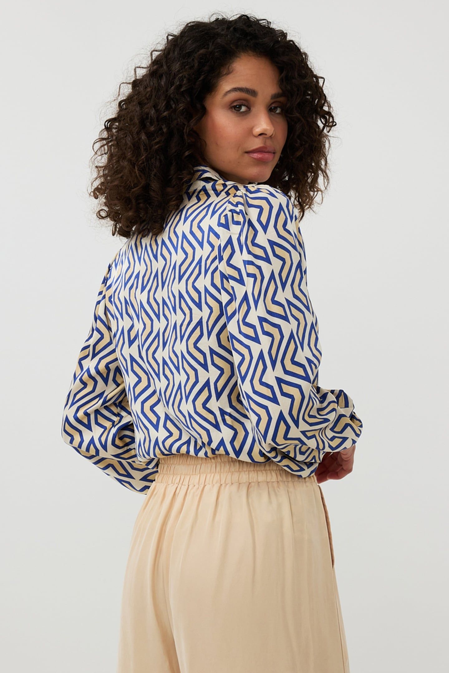 BLOUSE BASIC UTOPIA GRAPHIC PRINT 5