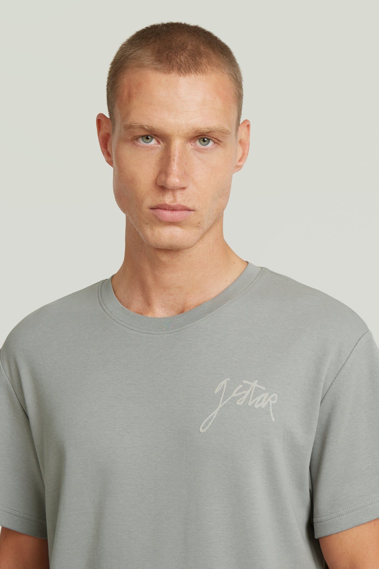 SCRIPT R T DARK GREY 8