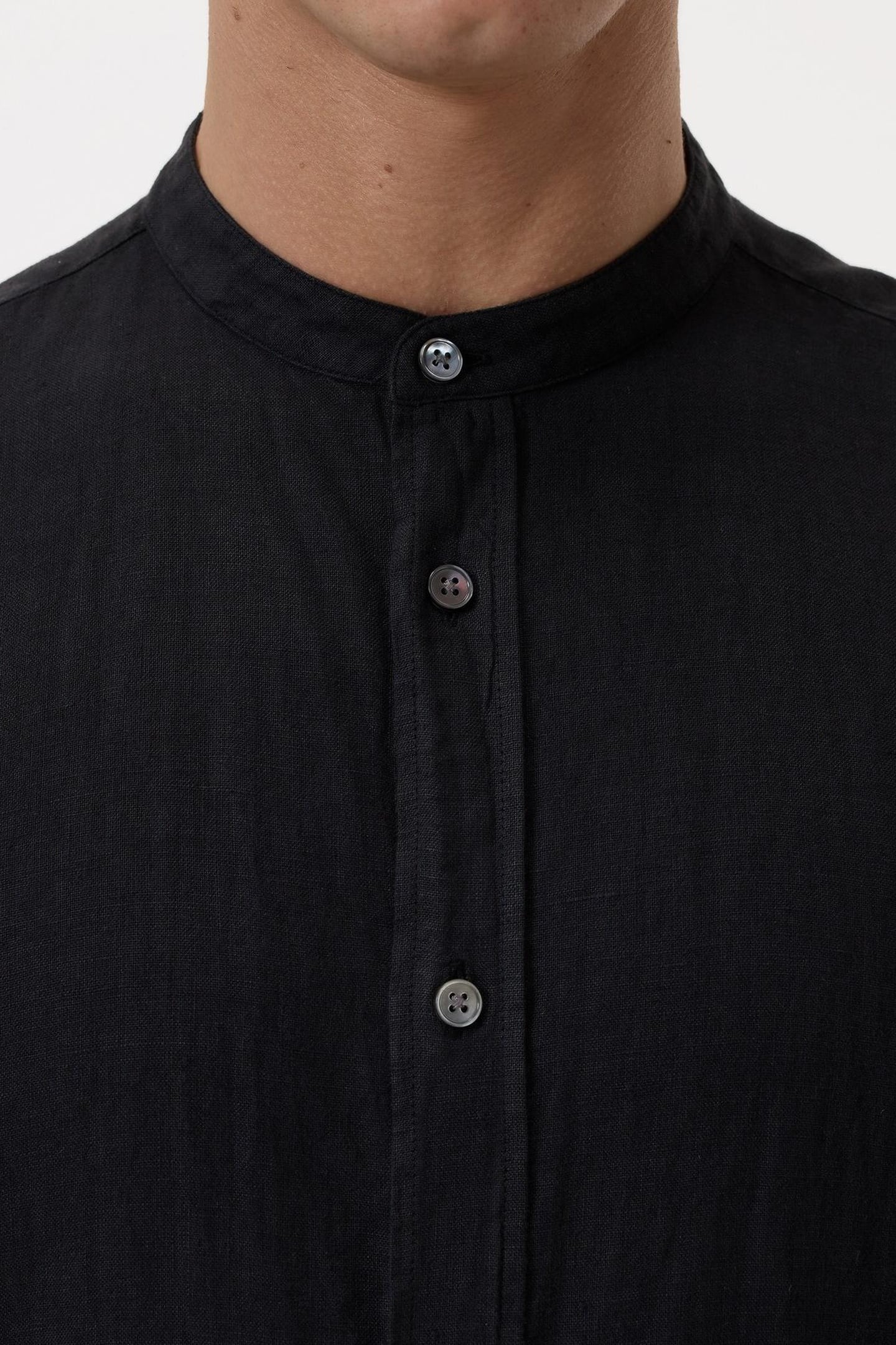 COLLARLESS SHIRT BLACK 9