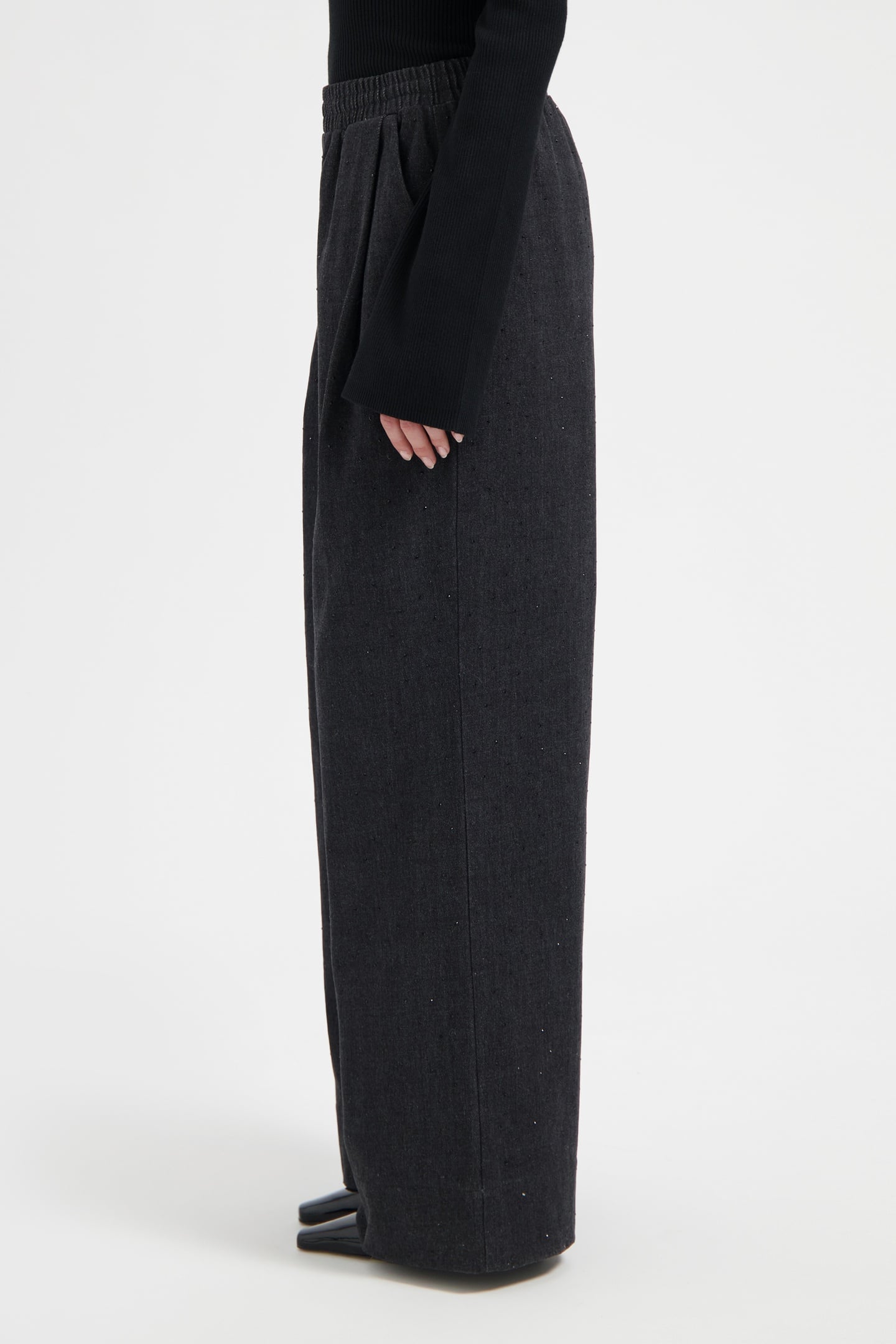 NOUS SOMMES LABELS – GINA PANTS BLACK 3