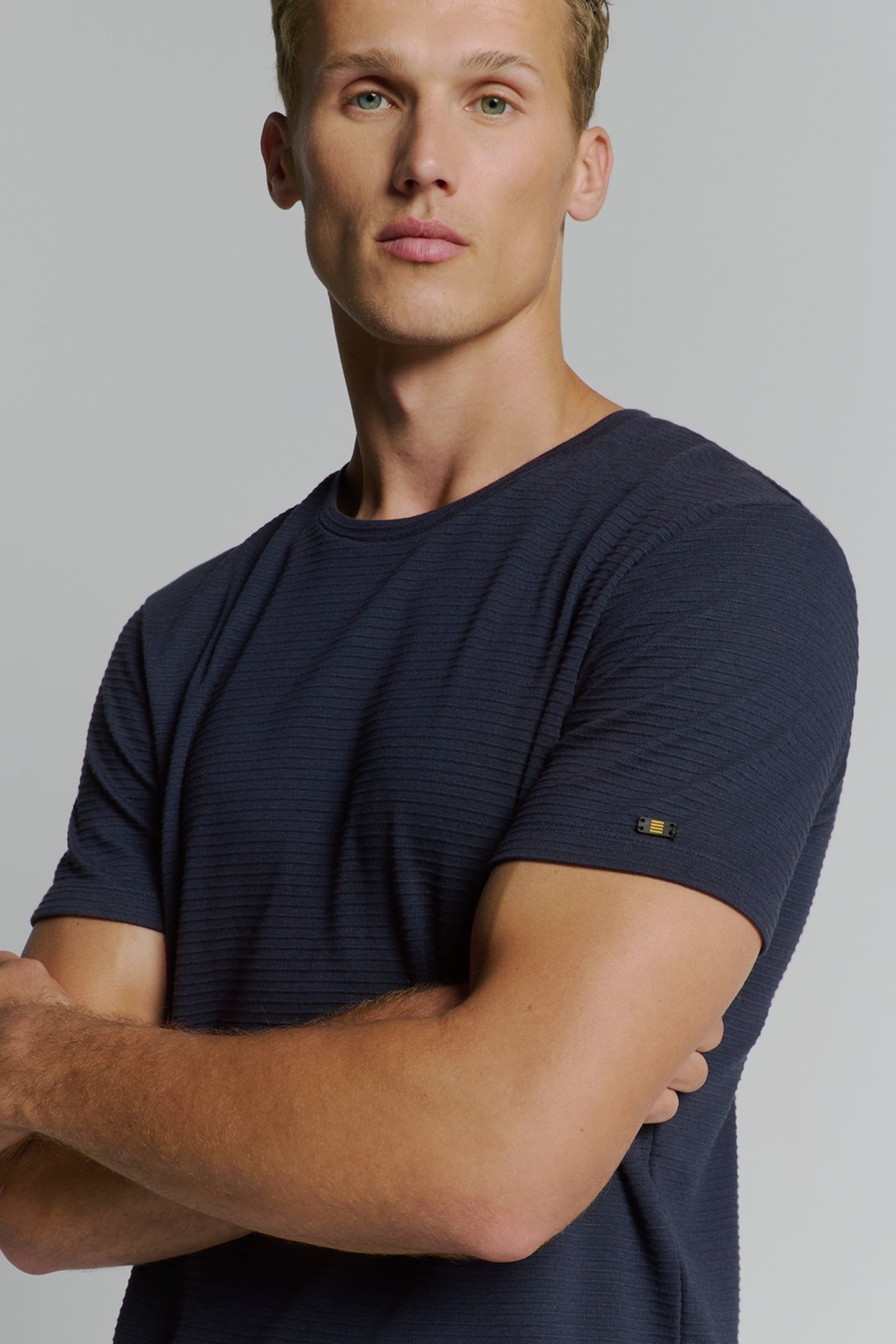 T-SHIRT CREWNECK SOLID RELIEF JACQUARD DEEP BLUE 1