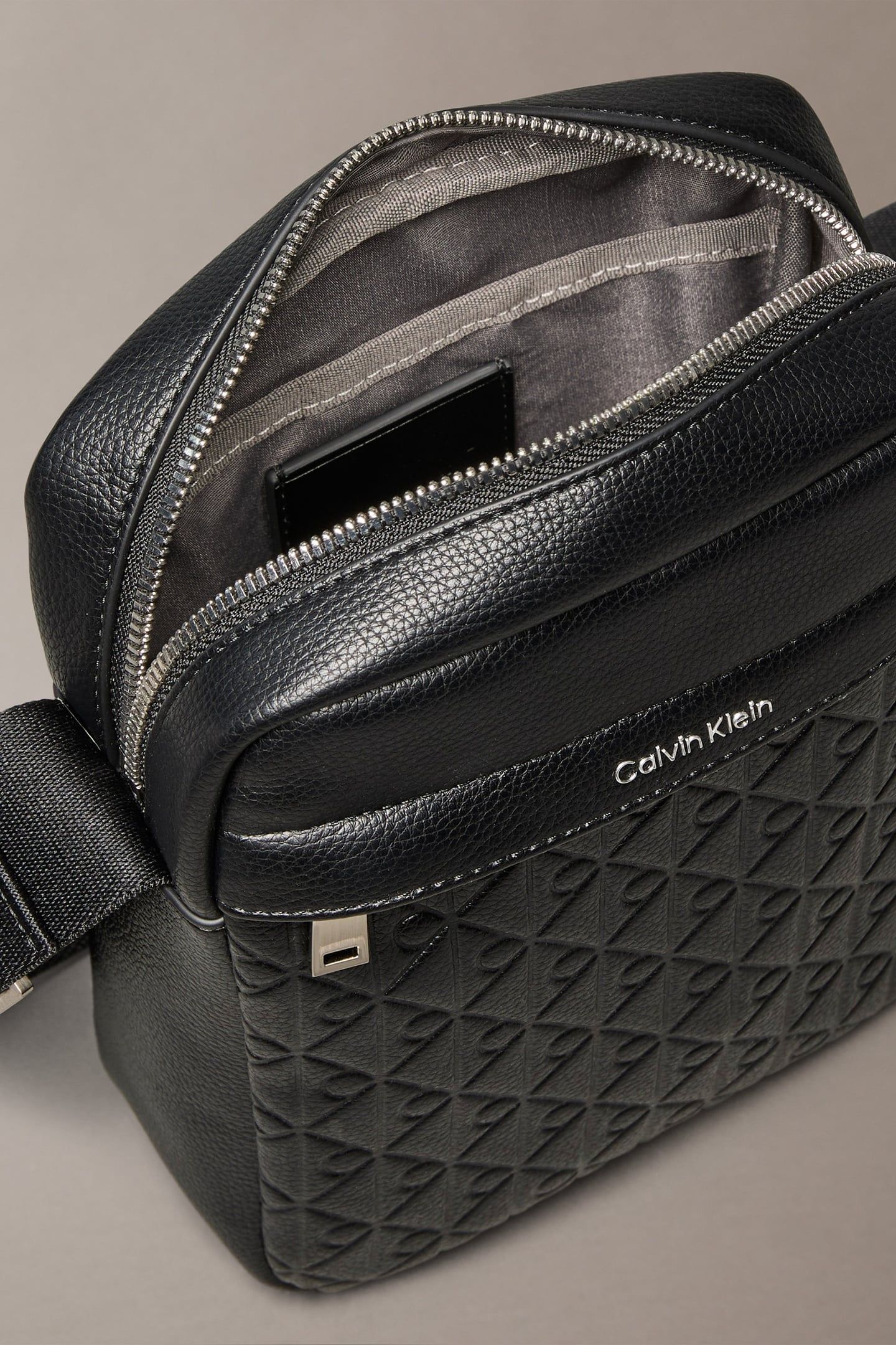 EMBOSSED EMBLEM CROSSOVER BAG BLACK 4