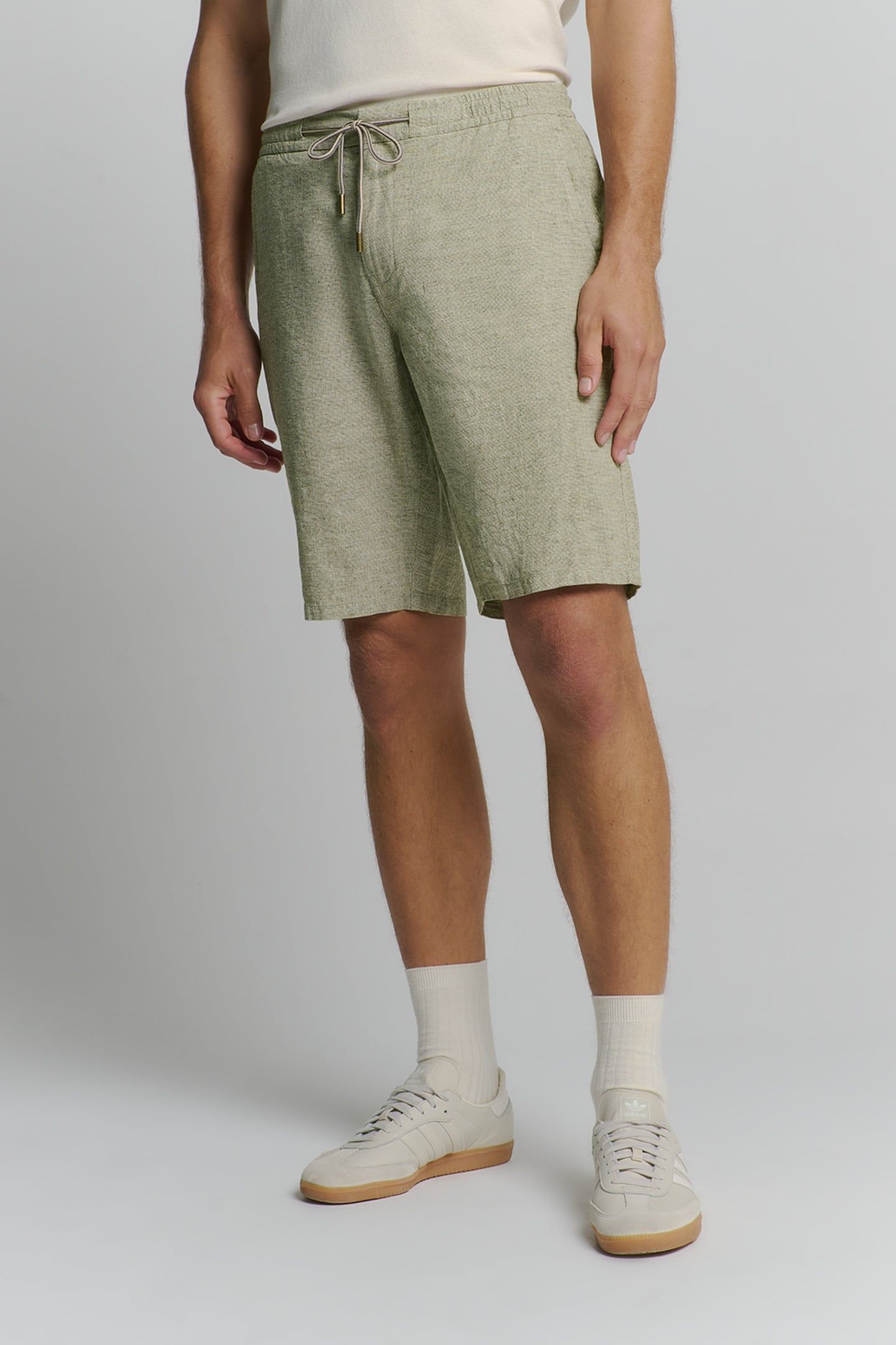 SHORT WITH LINEN MELANGE DARK MOSS 1