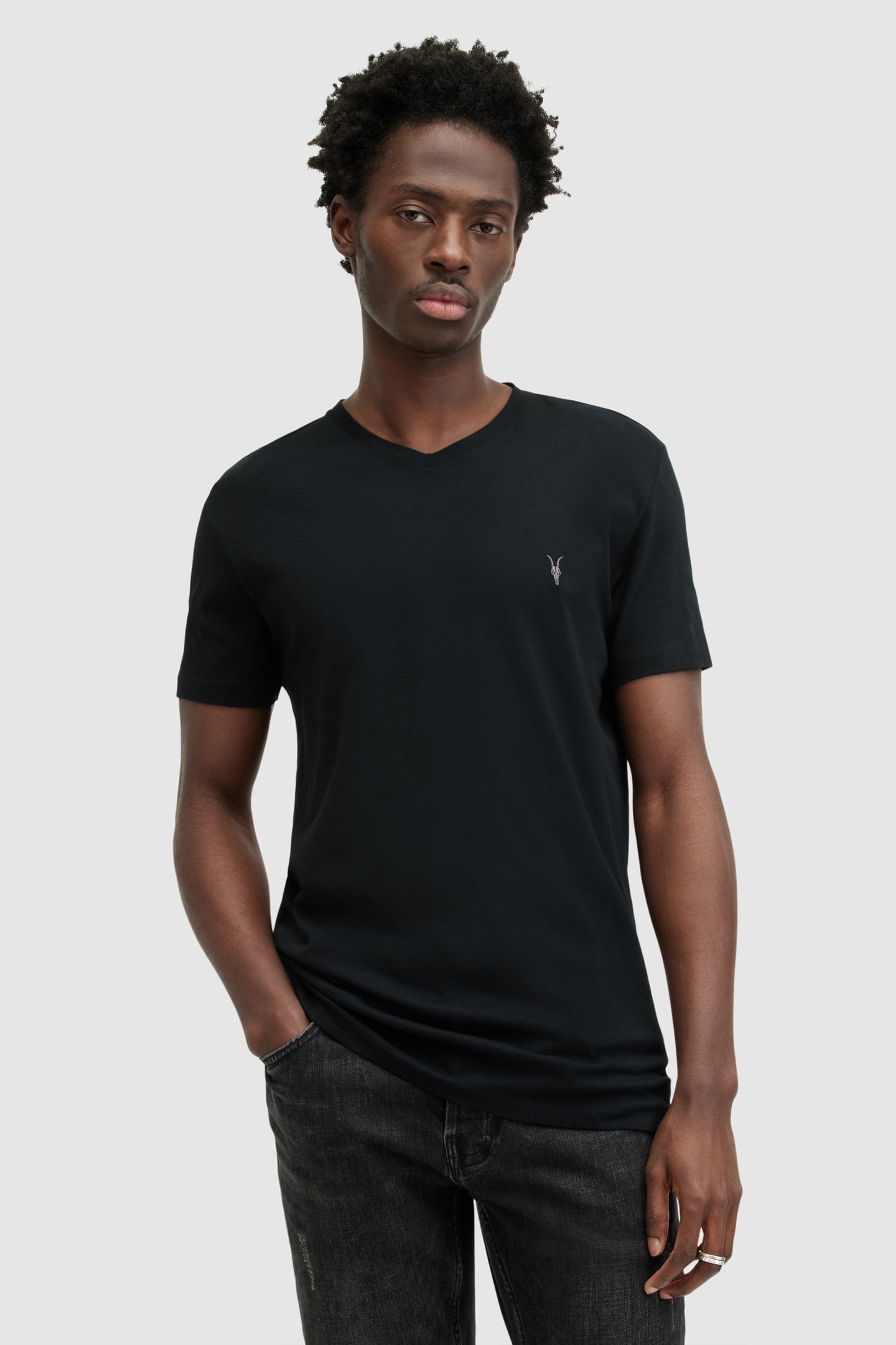 TONIC V NECK JET BLACK 2