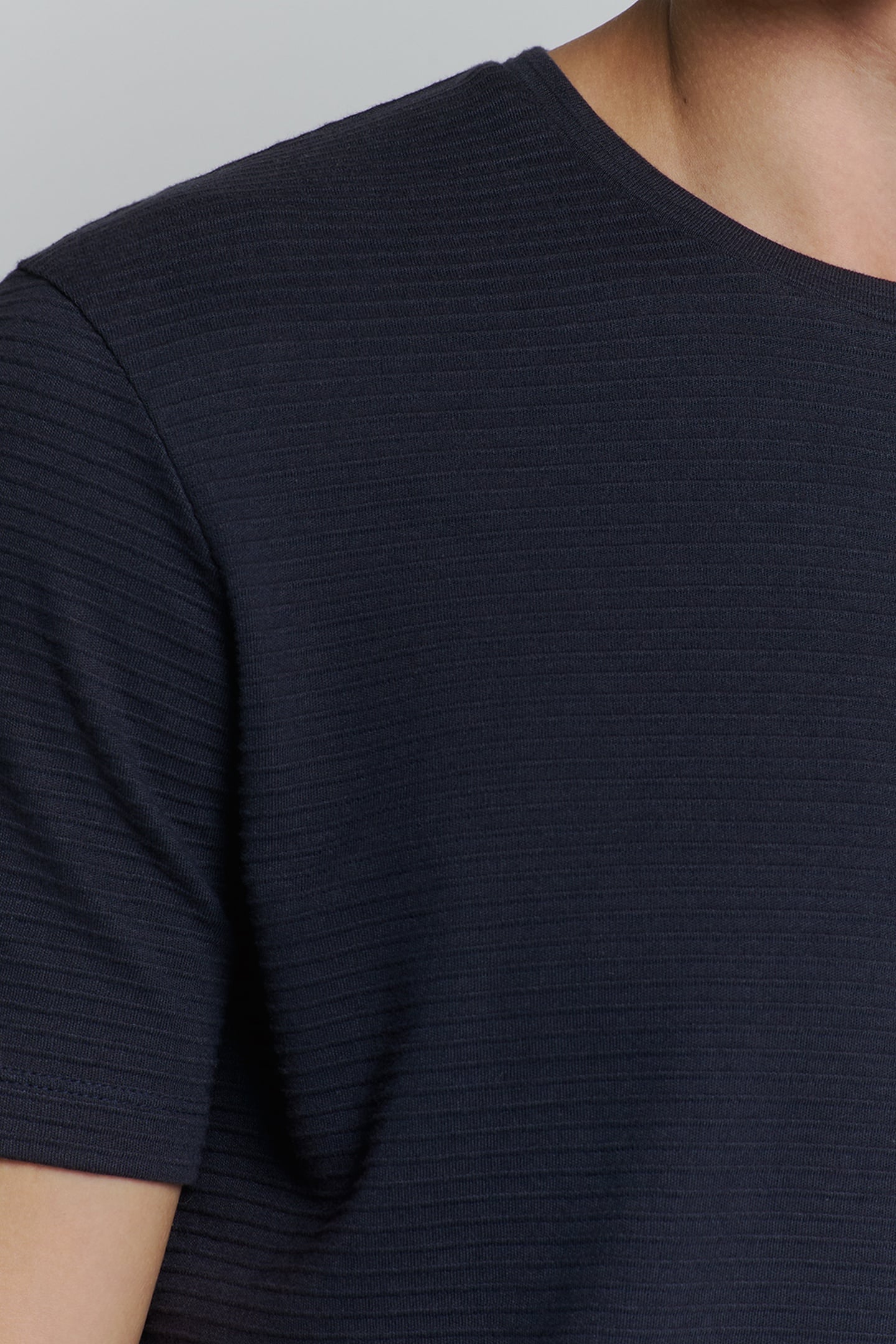T-SHIRT CREWNECK SOLID RELIEF JACQUARD DEEP BLUE 7