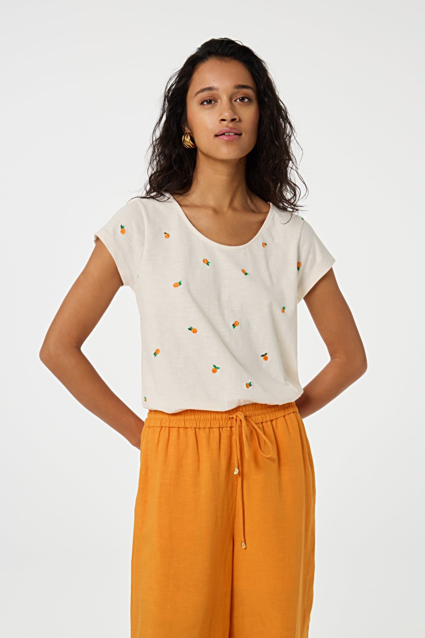 PHIL ROUND V T-SHIRT COSY WHITE/ORANGE 1