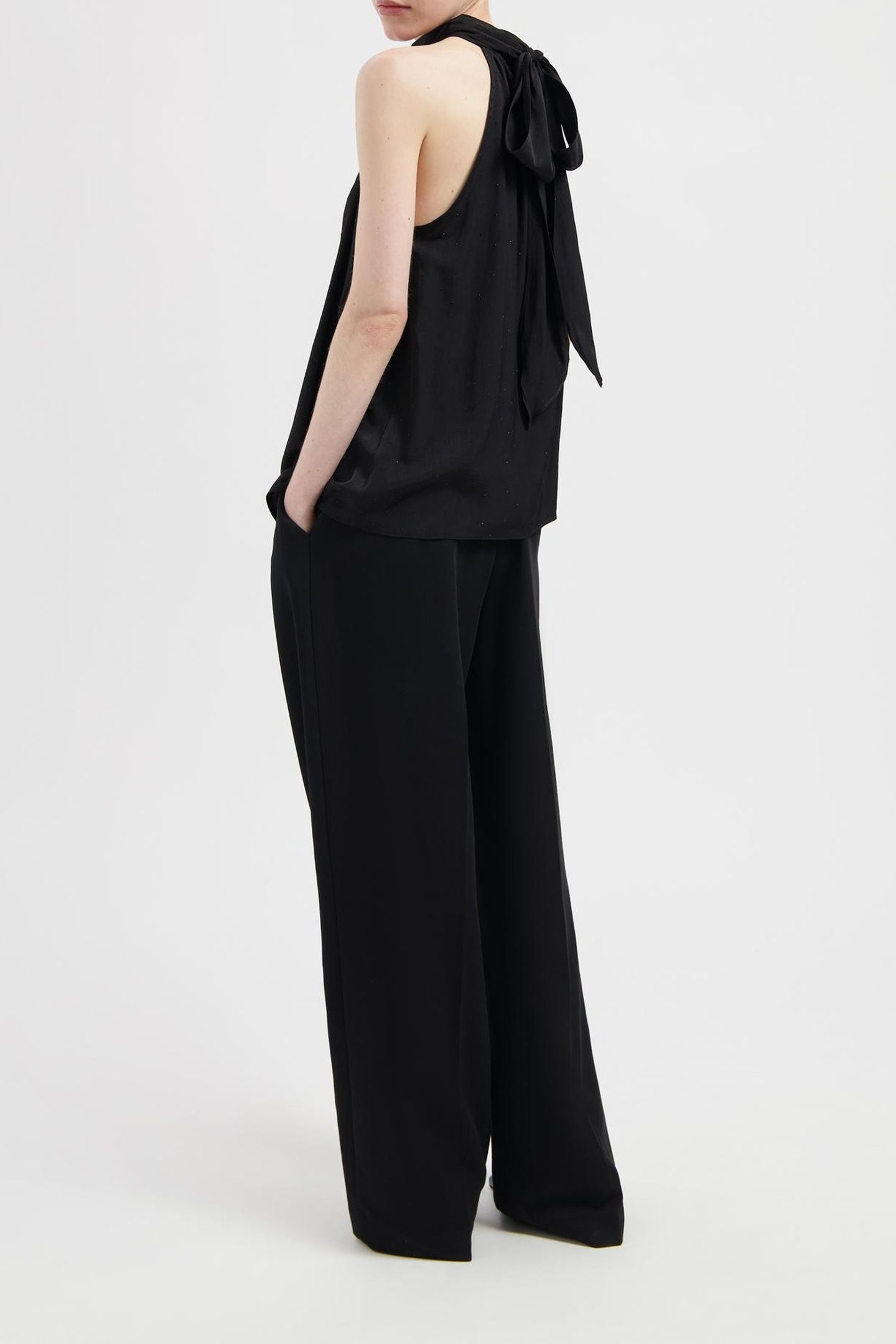 NOUS SOMMES LABELS – HAZEL HALTER TOP BLACK 4