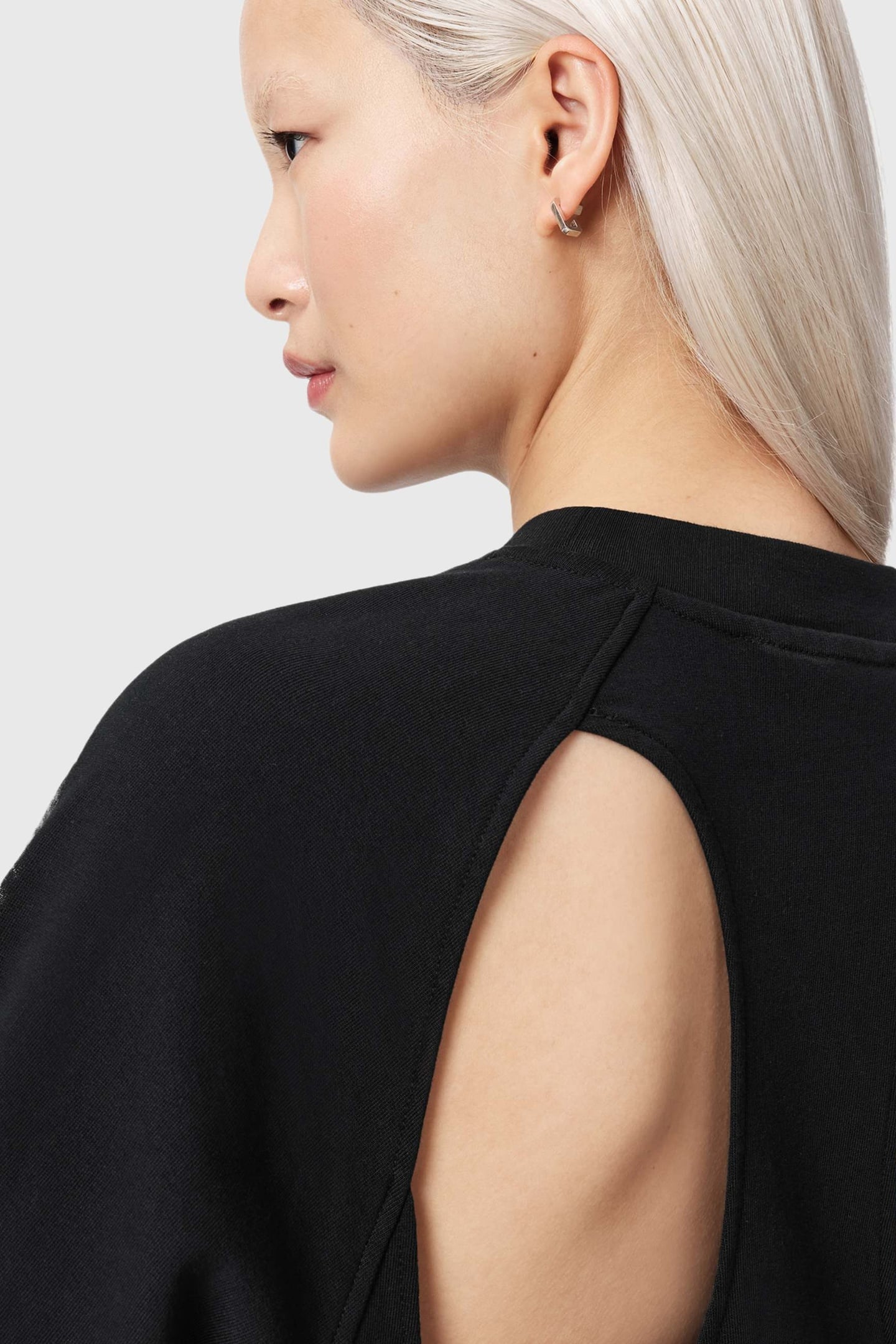 TIGRESS CYGNI SWEAT BLACK 8