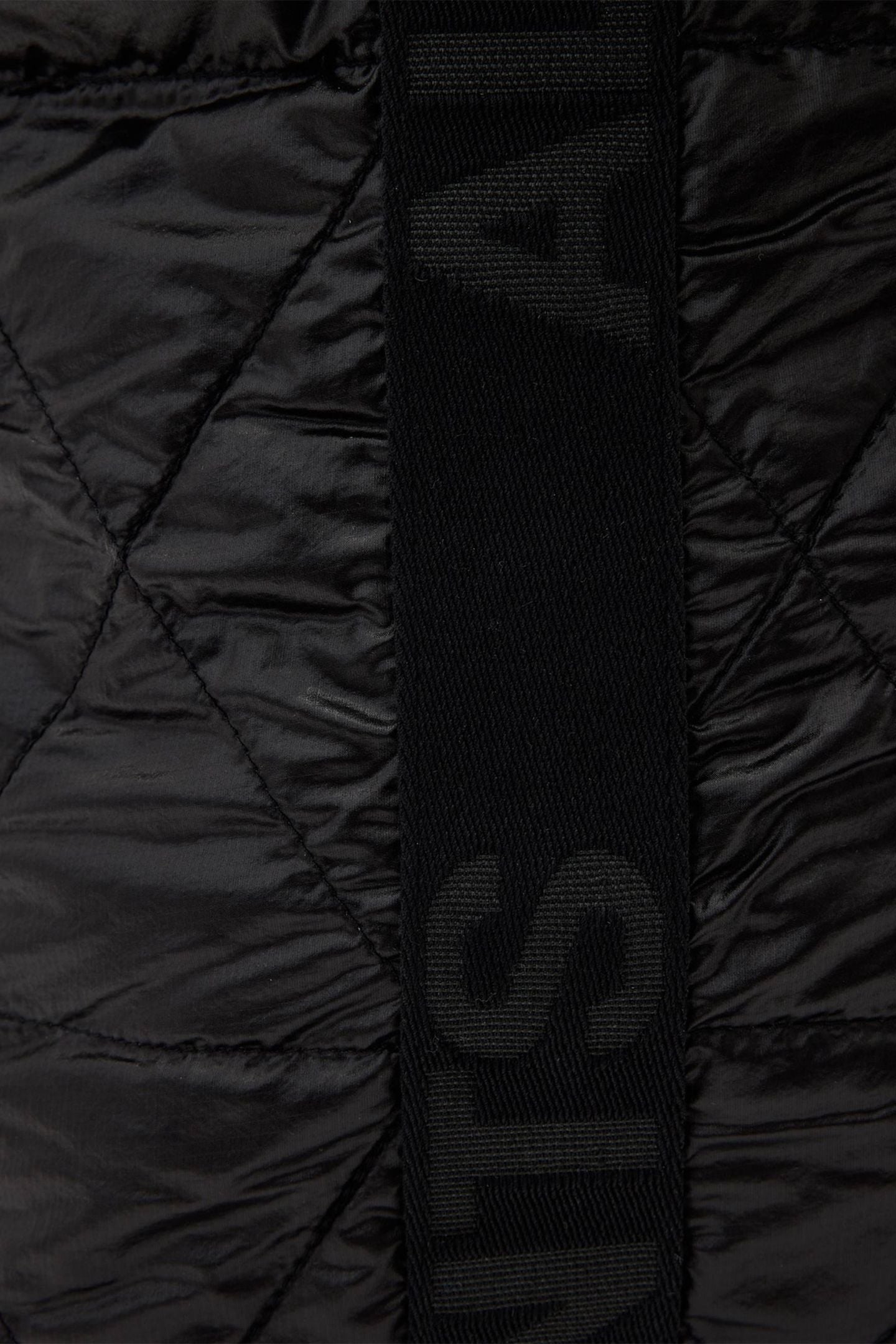 KEI QUILT BACKPACK BLACK 10