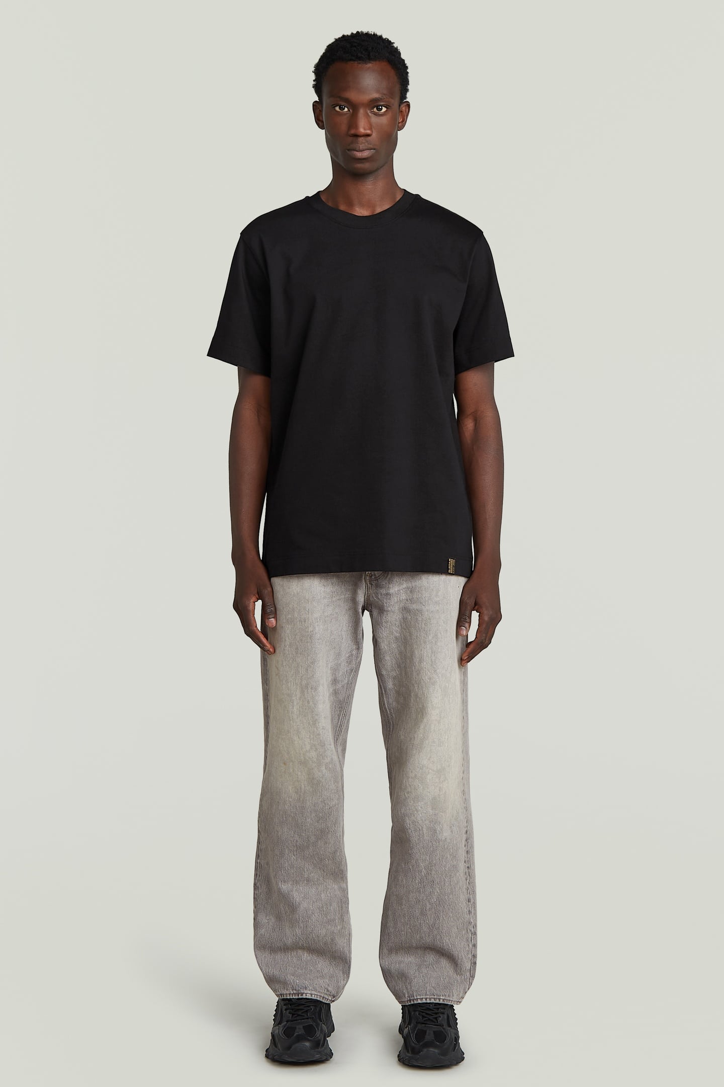 ESSENTIAL R T BLACK 4