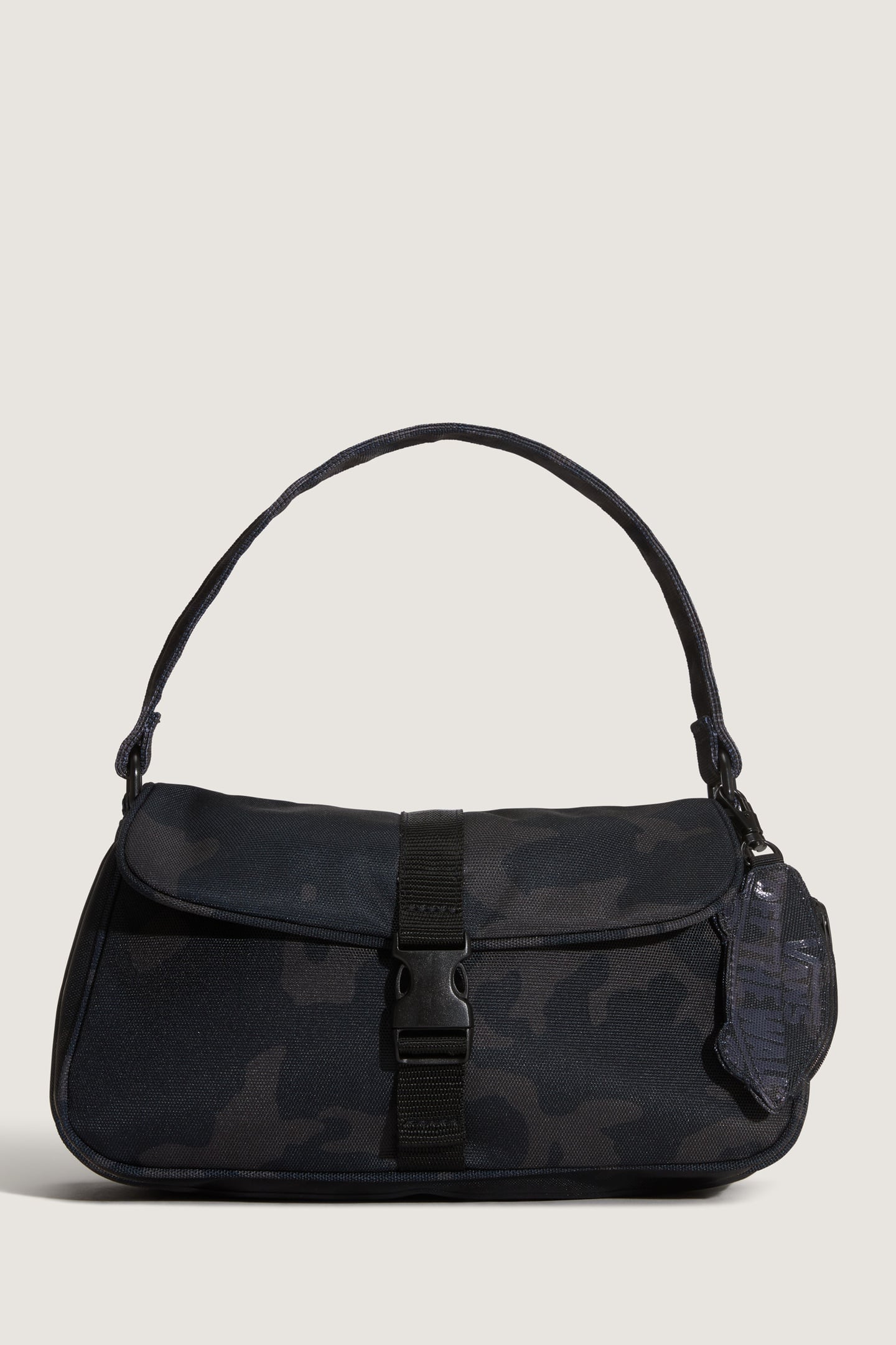 UNISEX HOOKED ON BAG BLACK CAMO 1