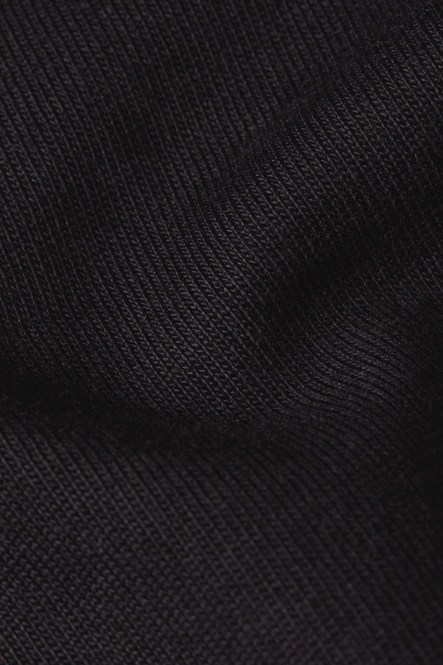 ESSENTIAL R T BLACK 6