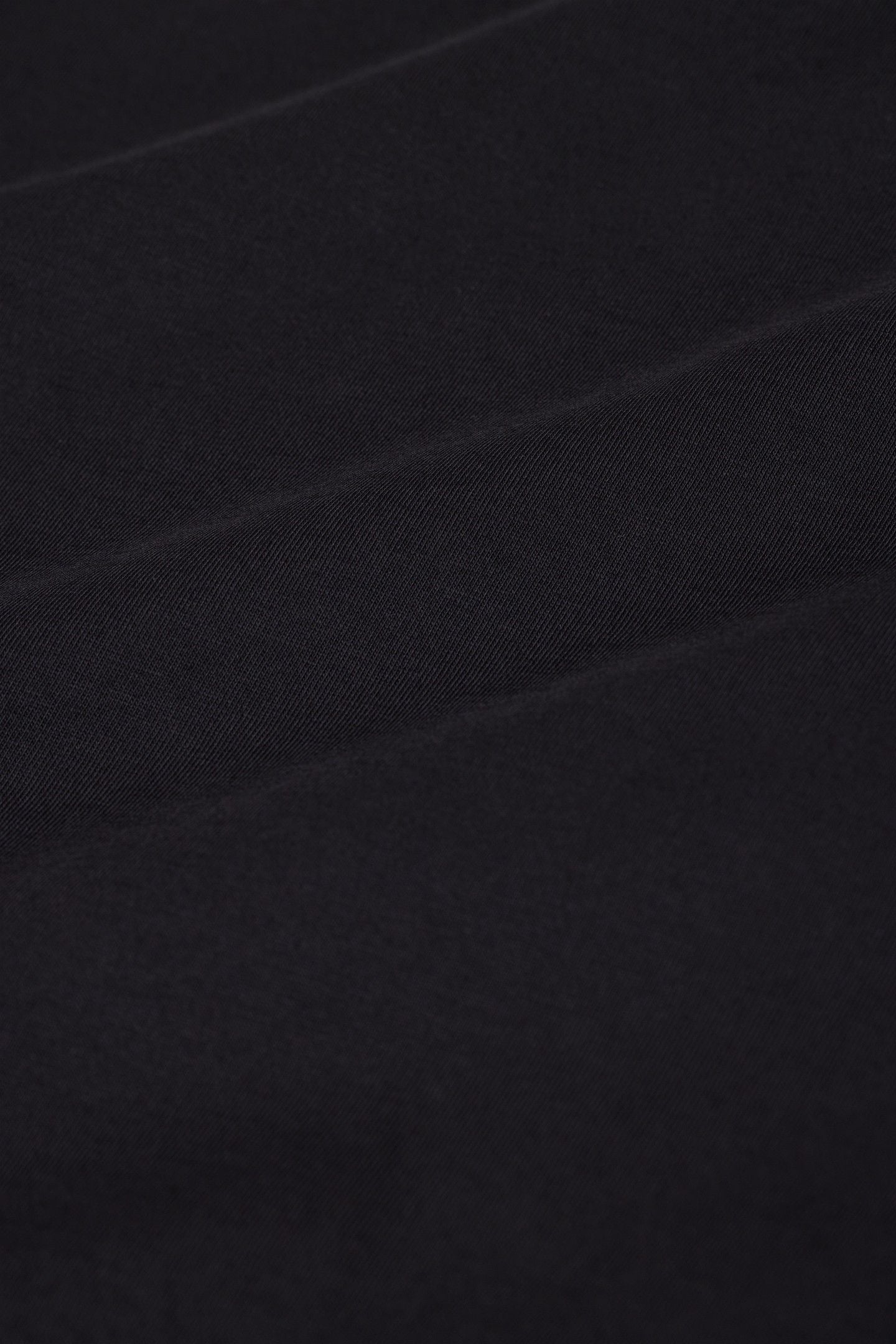 V-NECK T-SHIRT BLACK 4