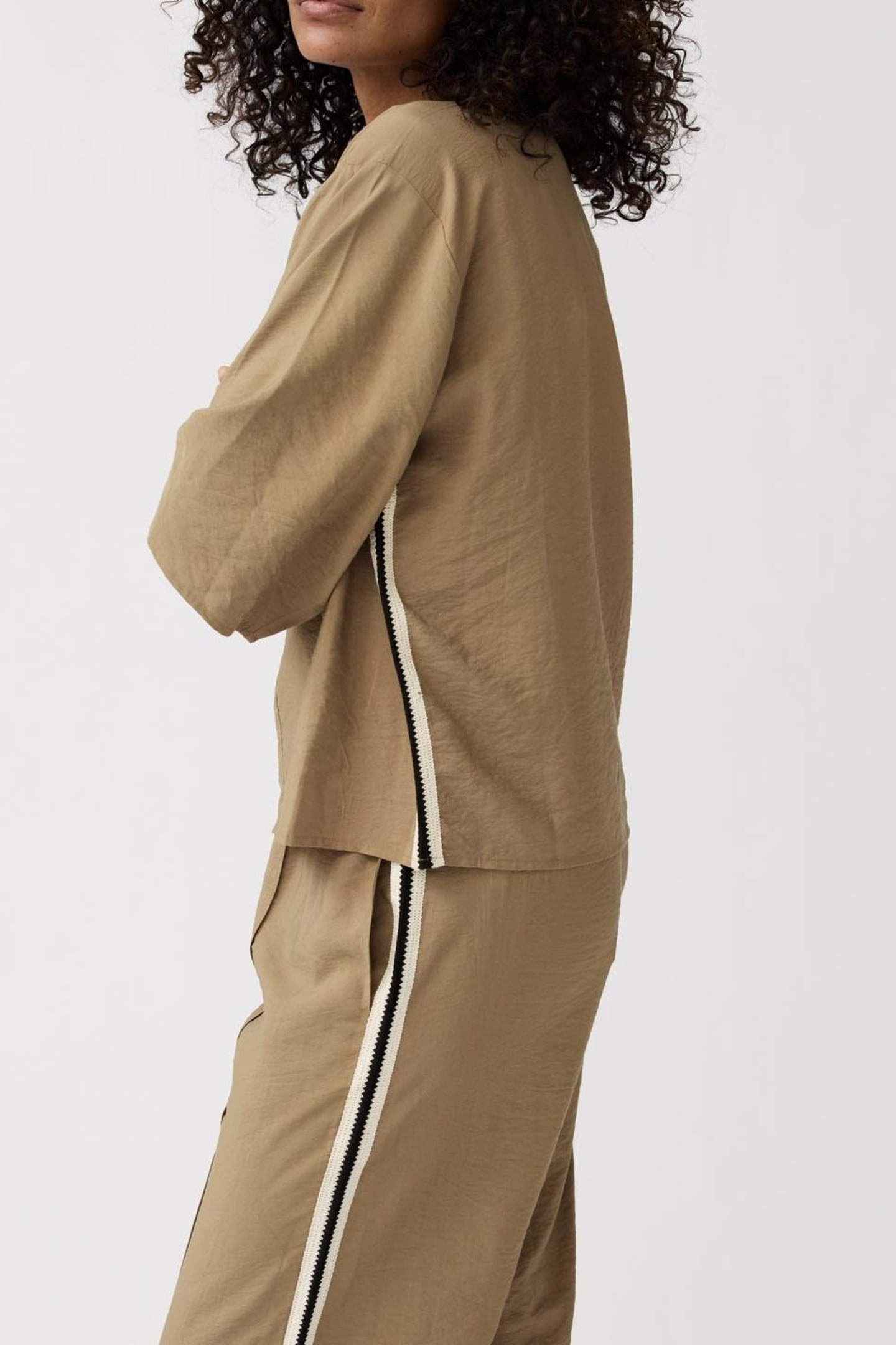 TOP ROMI KHAKI 3