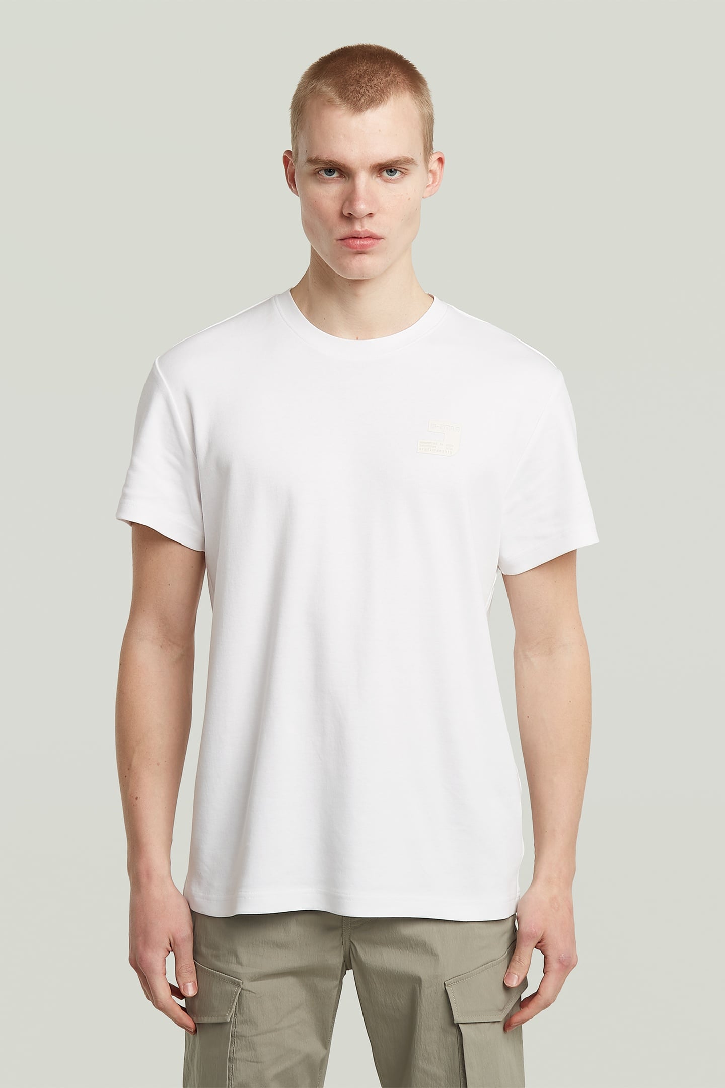 CHEST LOGO R T WHITE 1