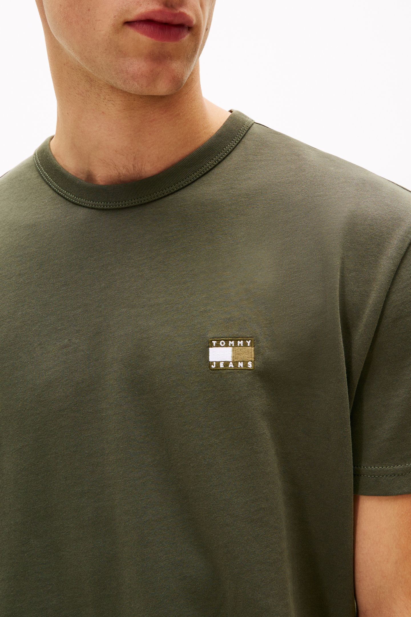 REGULAR BADGE TEE PEWTER GREEN TONAL 5