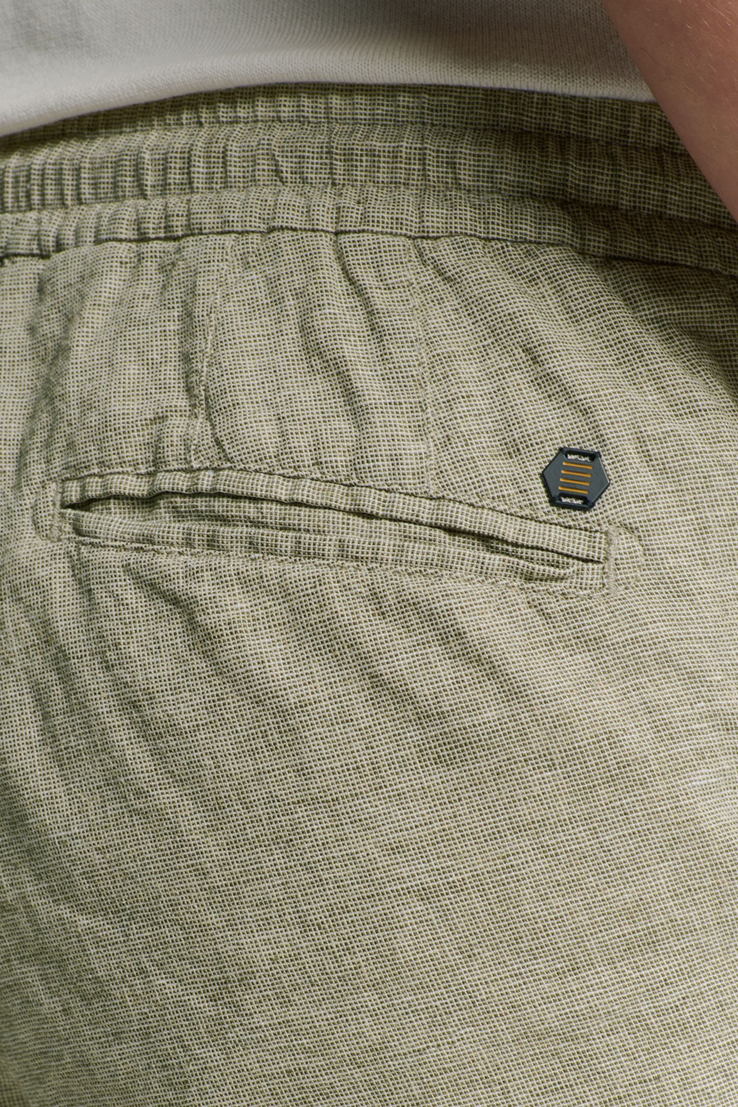 SHORT WITH LINEN MELANGE DARK MOSS 7