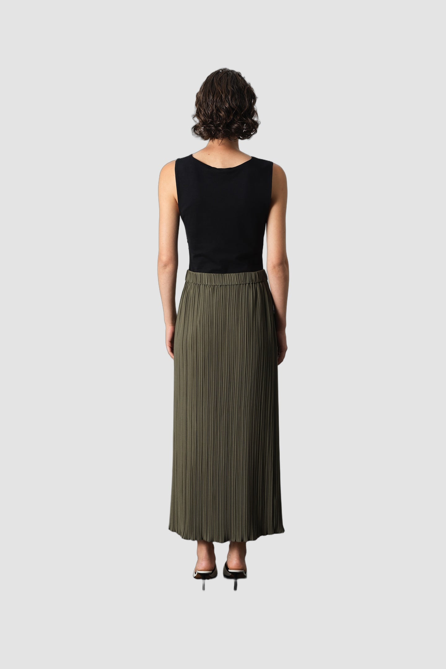 NIRI PLISSE COLUMNED MIDI SKIR KHAKI GREEN 3