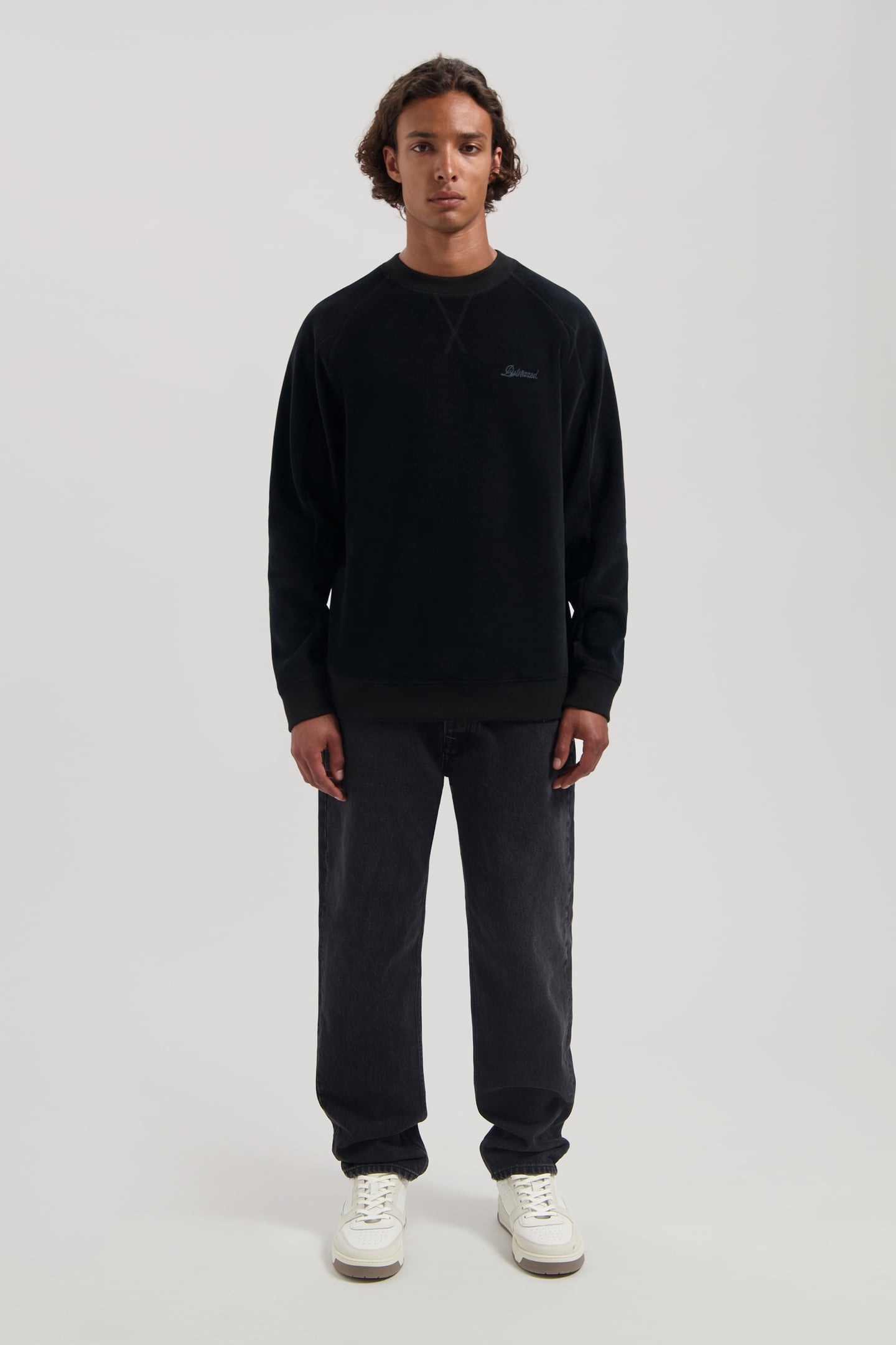 DS_ADRIAN CREWNECK BLACK 2