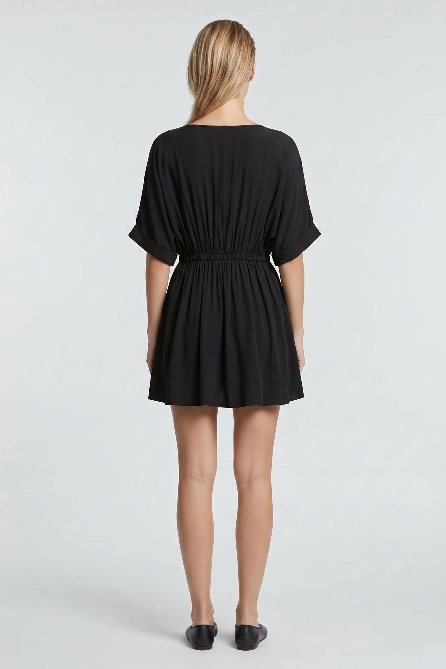 THE BLACK SHORT CHILL DRESS 2
