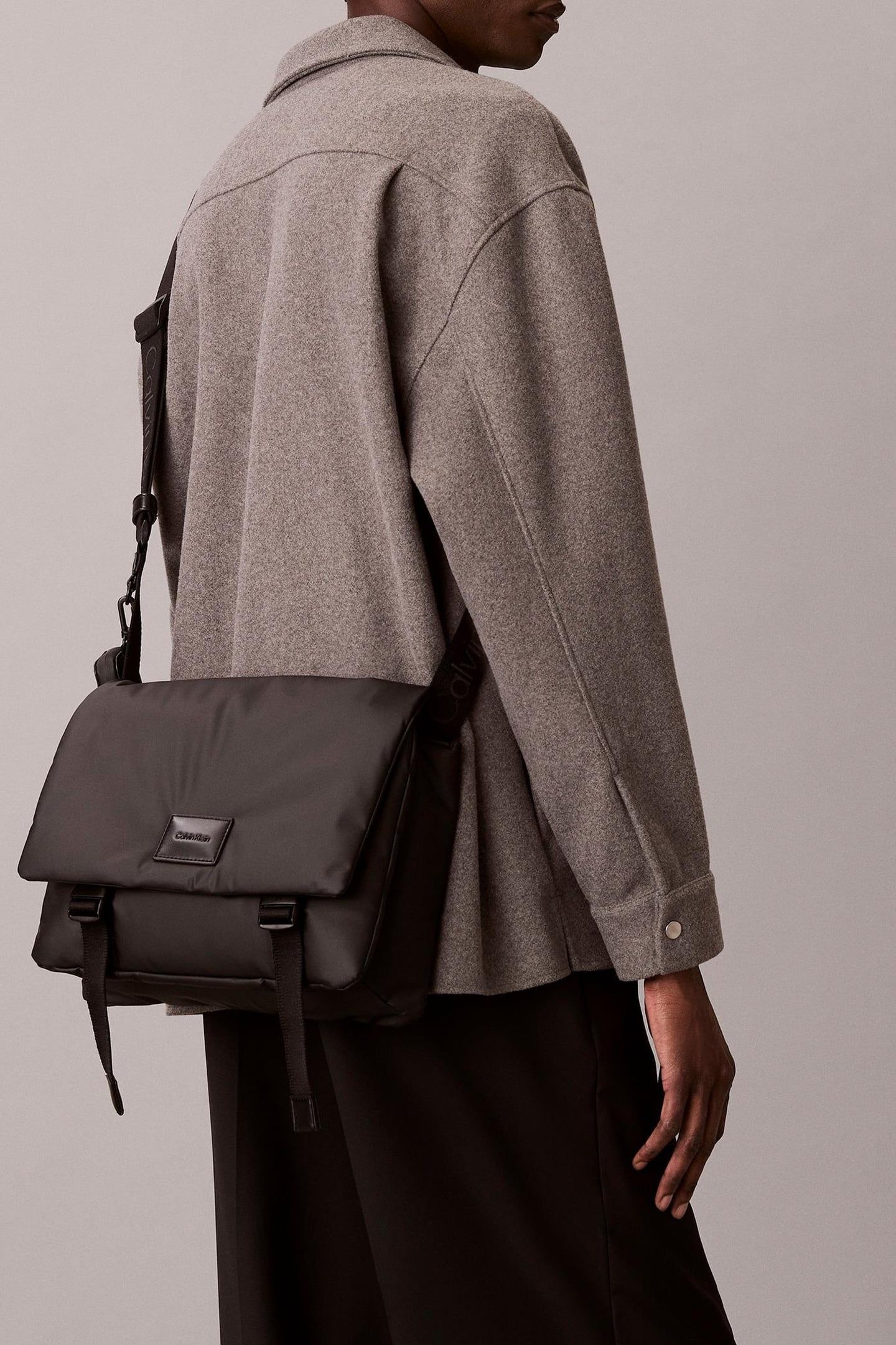 PUFFER UTILITY MESSENGER BAG BLACK 1