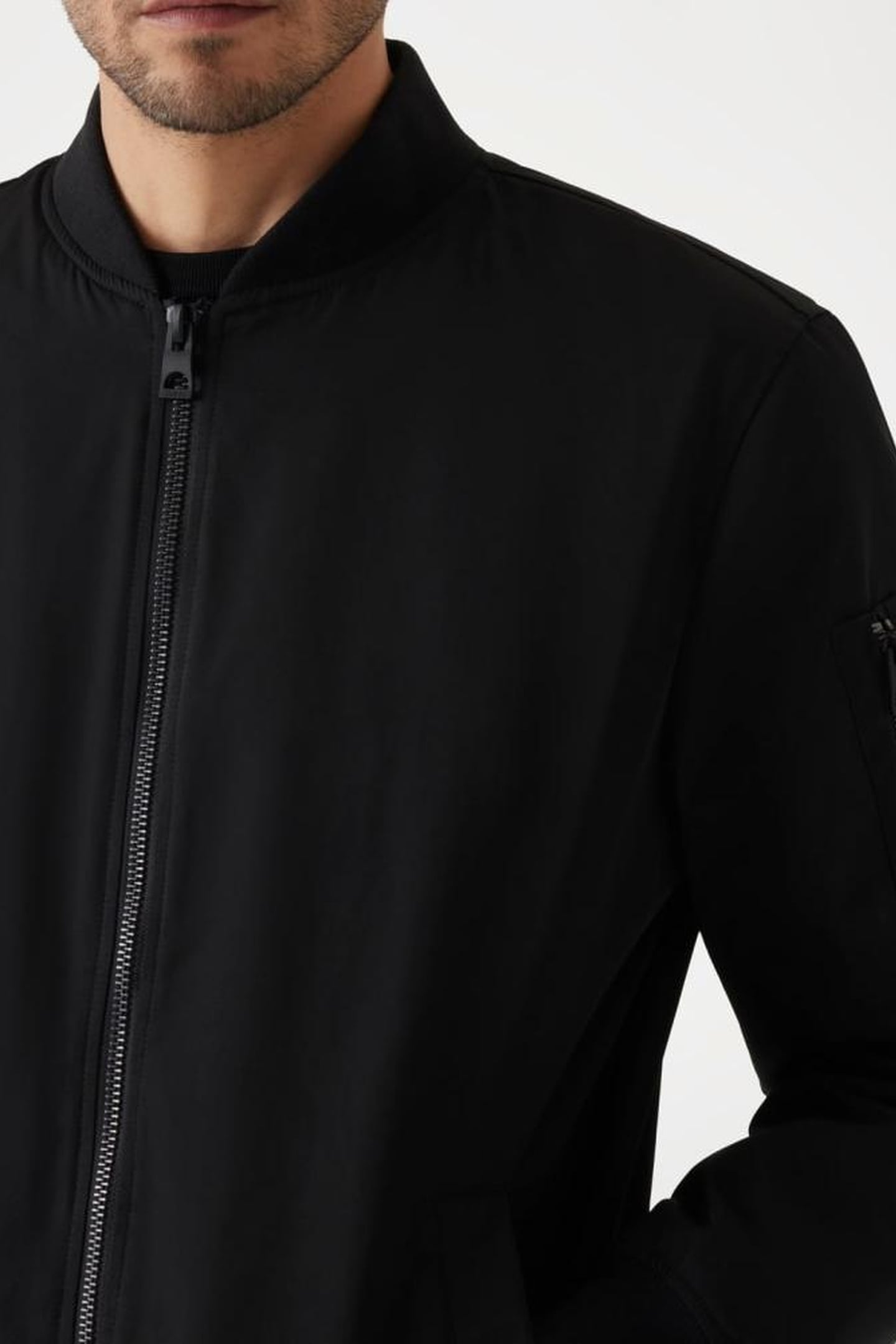 GUESS ECO SATIN BOMBER JET BLACK A996 2