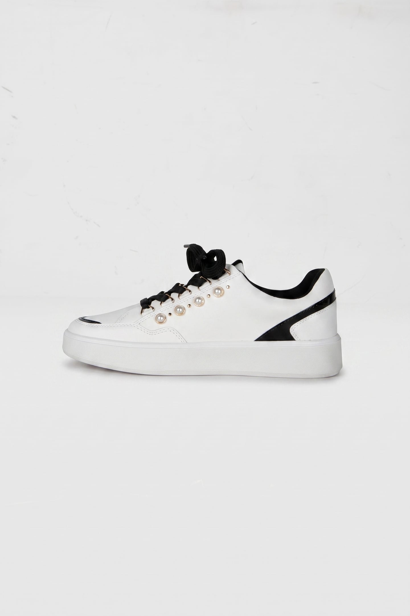 KARL PEARL SNEAKERS WHITE 2