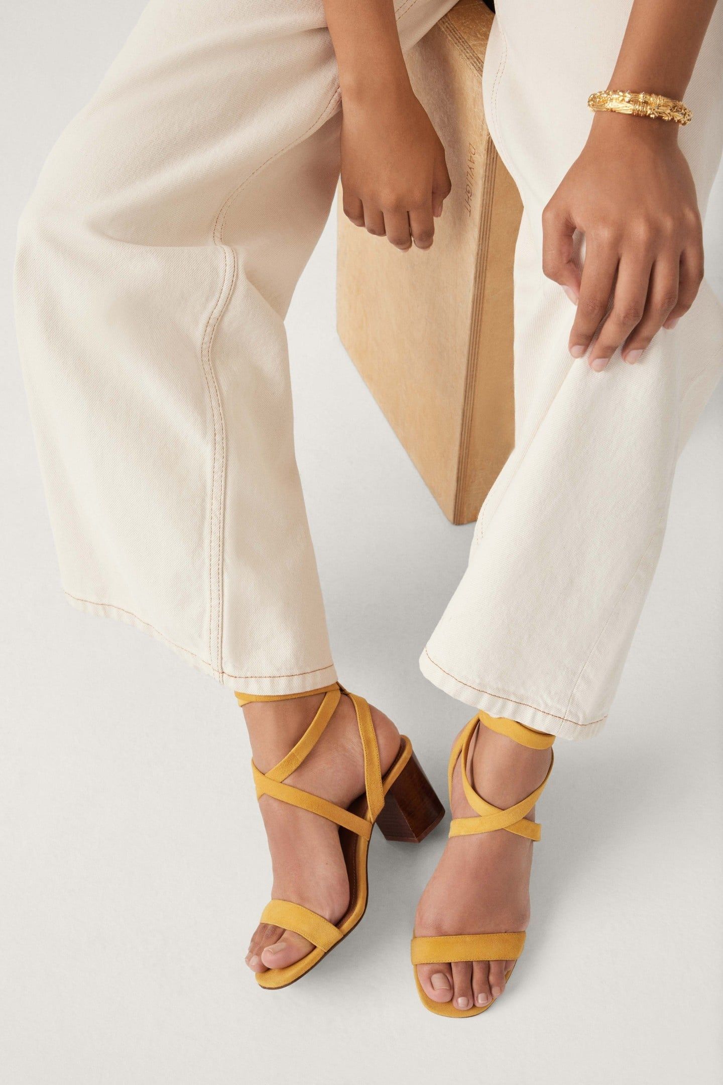 SANDALES CEQUOIA JAUNE 5