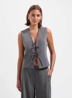 NOUS SOMMES LABELS – GINNY TIE GILET GREY 2