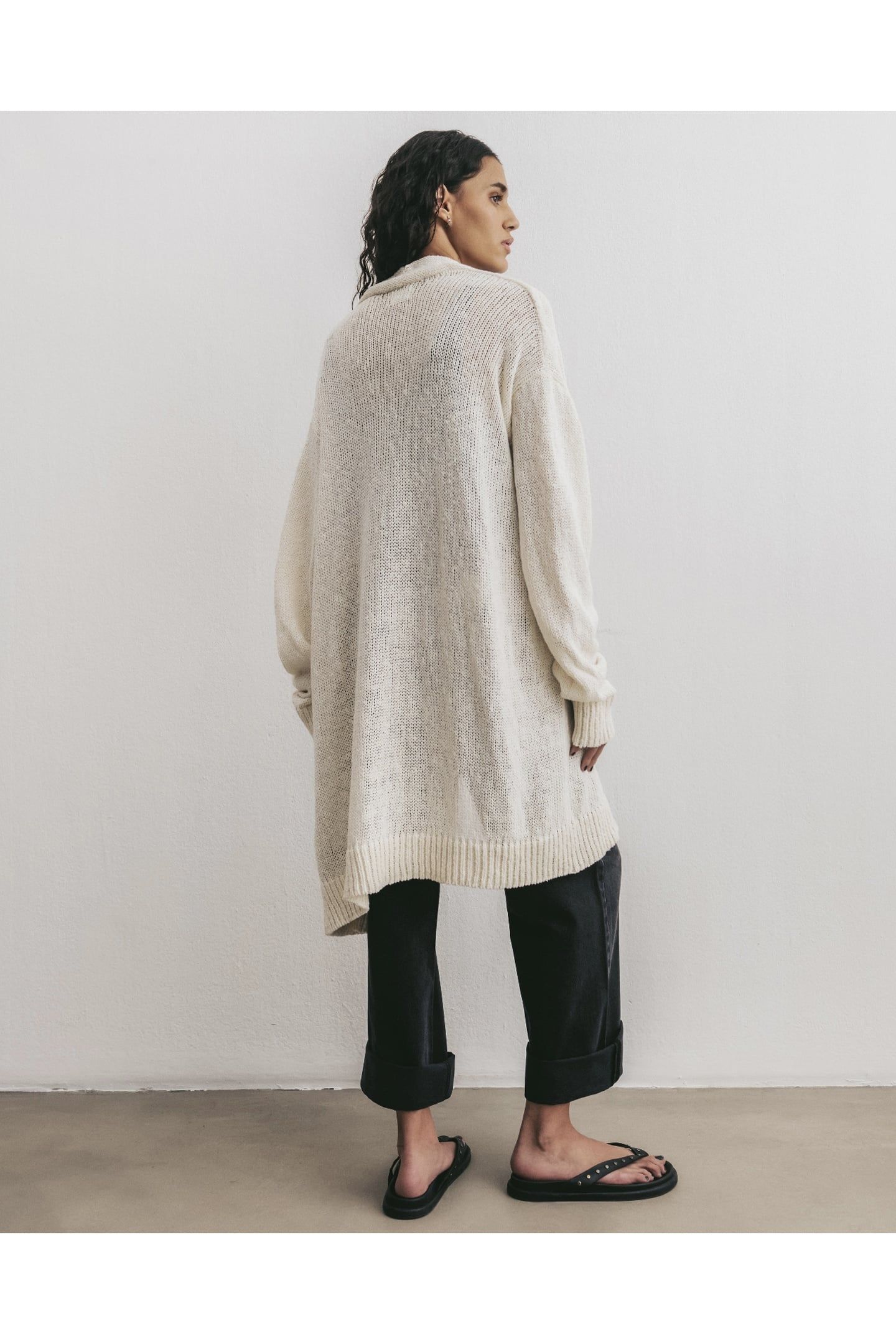 THE ECRU THIN LONG KNITTED CARDIGAN 2