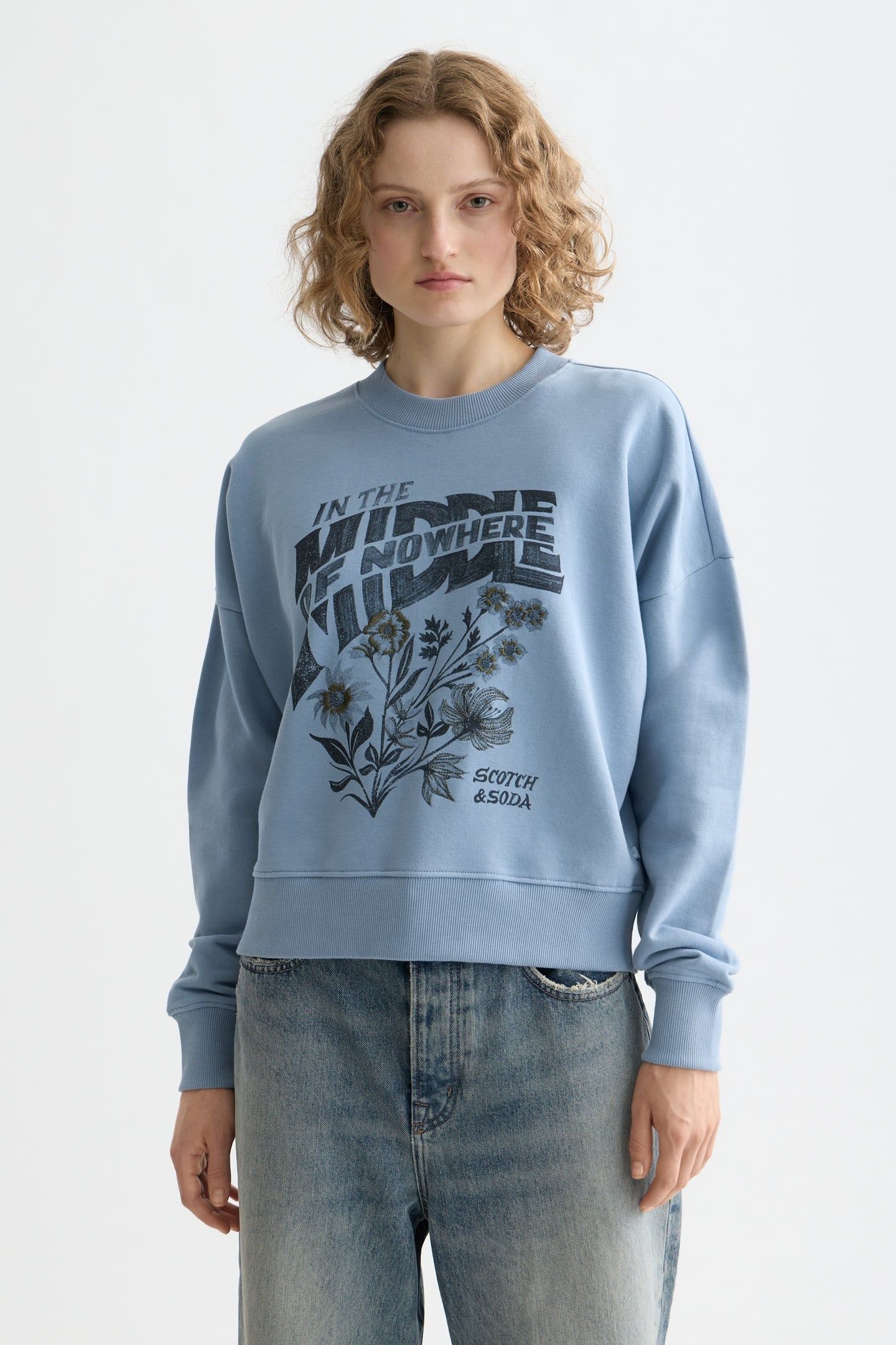 CHEST ARTWORK RELAXED SWEATSHIRT FADED DENIM 1