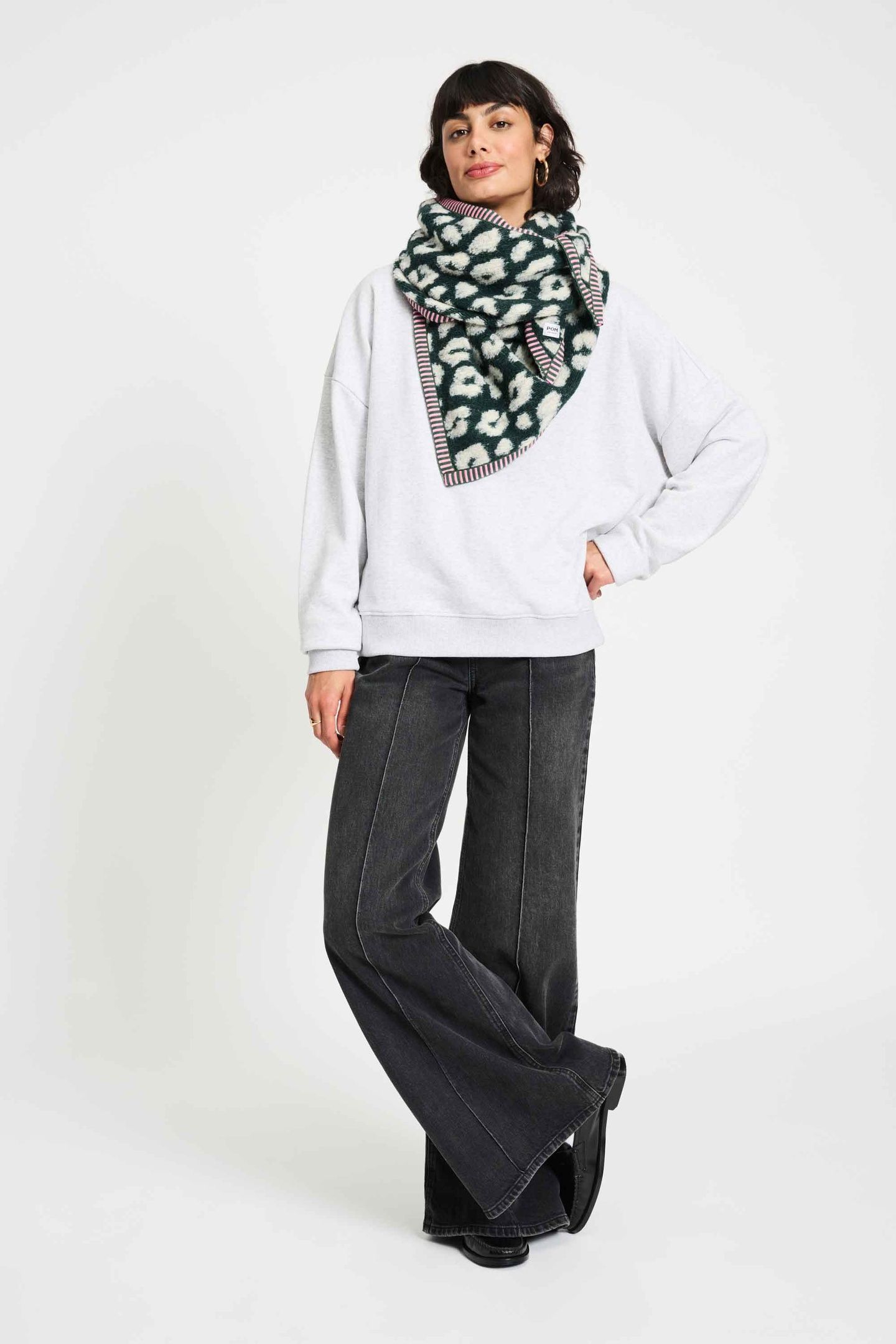 SHAWL - LEOPARD GREEN 1