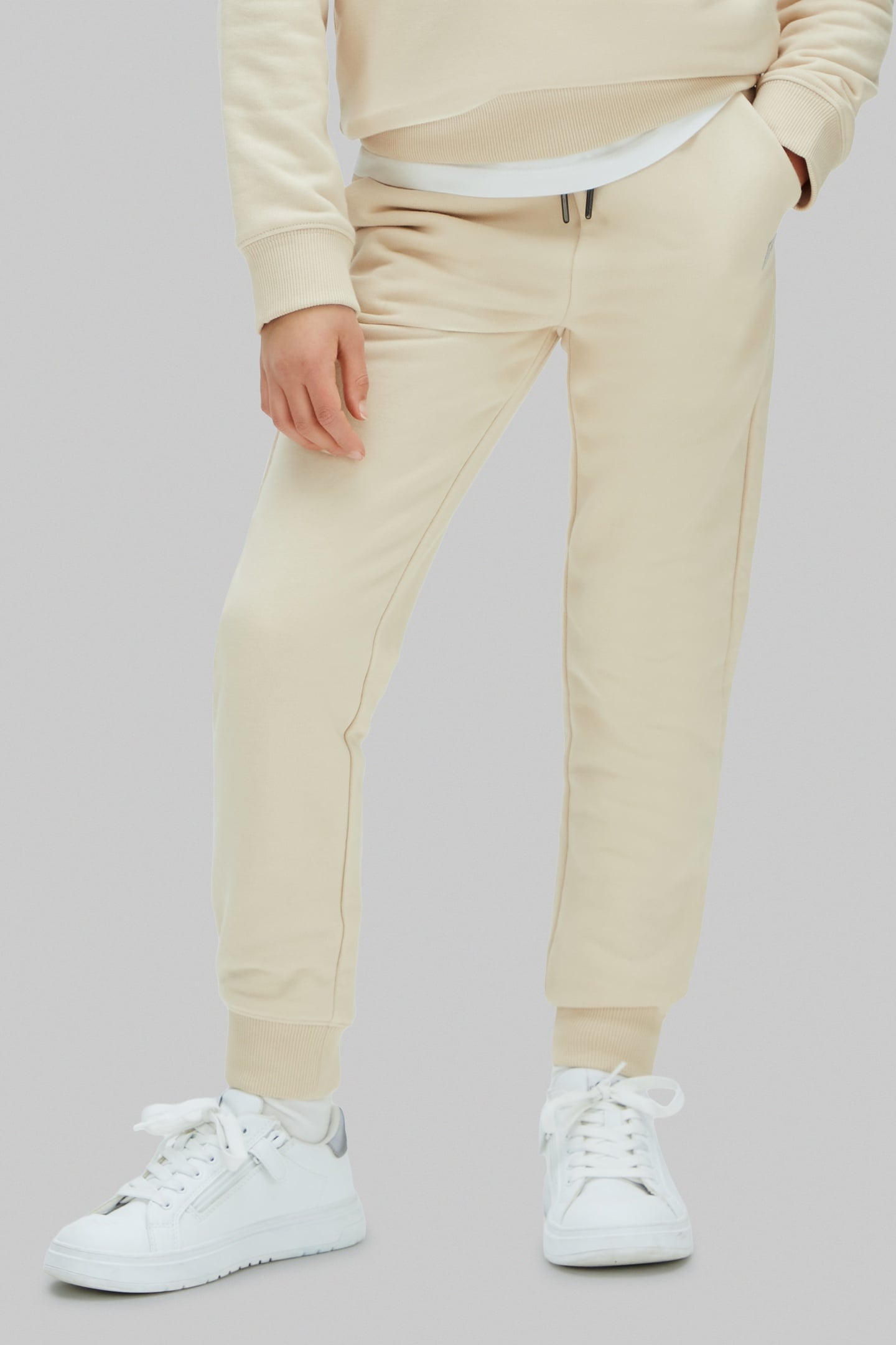 UNISEX MINI BADGE SWEATPANTS OATMEAL 1