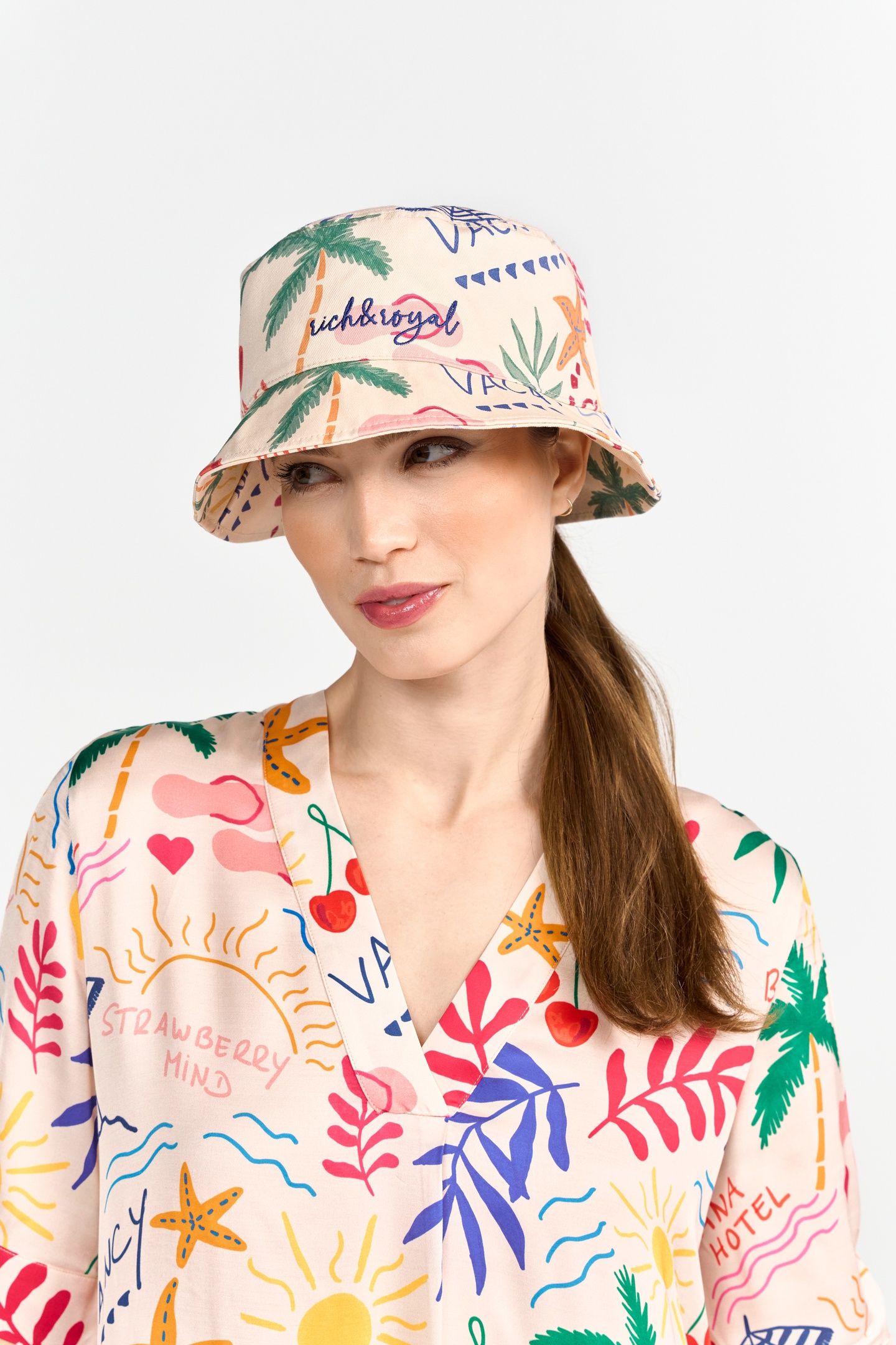 EMBROIDERY BUCKET HAT PEARL WHITE 2