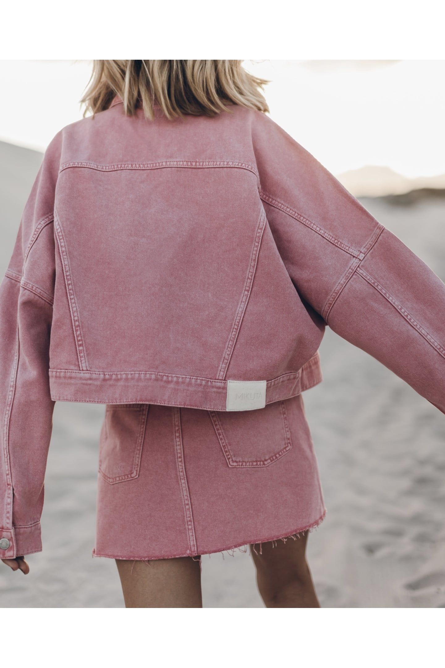 THE PINK CROPPED DENIM JACKET 3