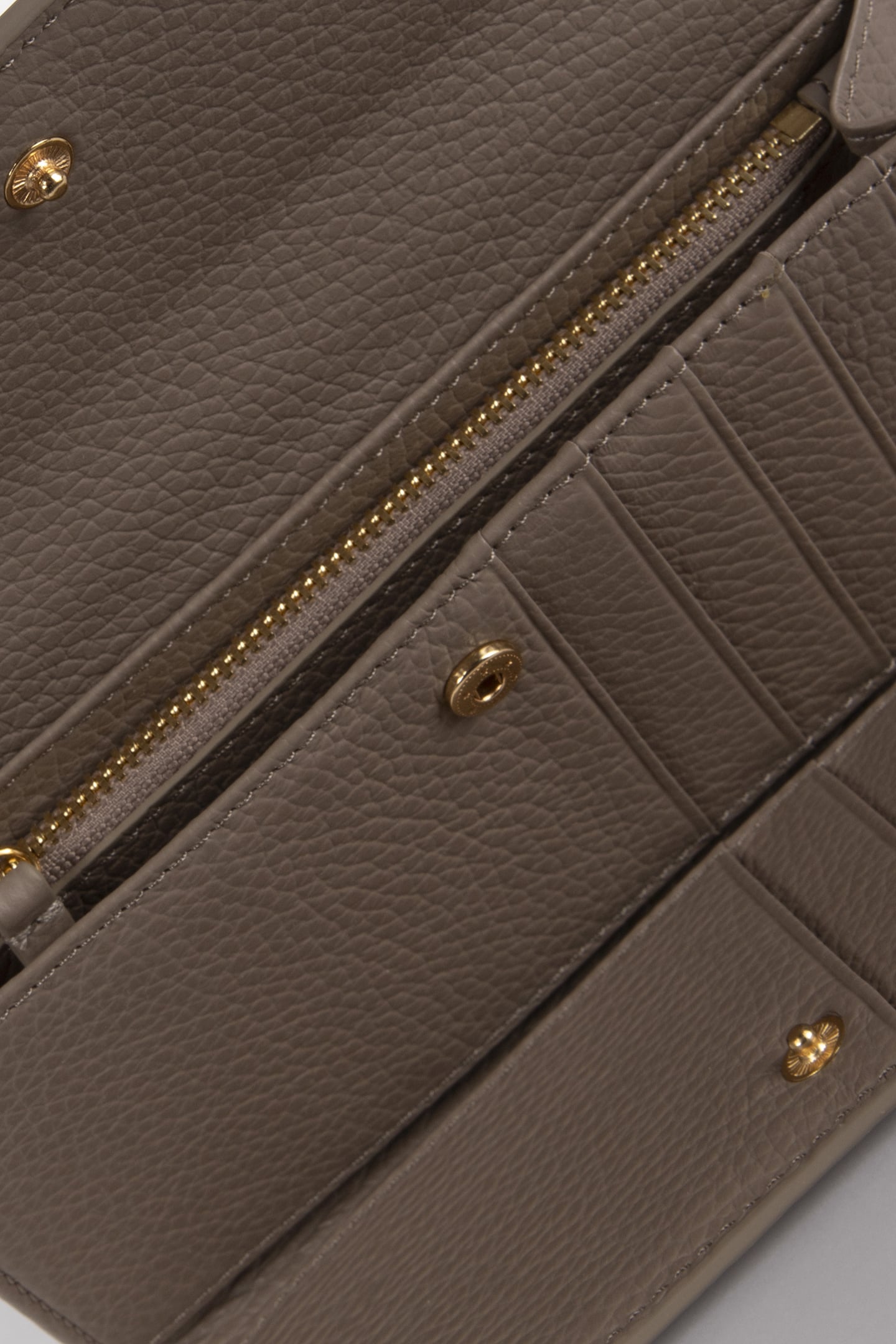 COCCINELLEMAGIE WARM TAUPE 5