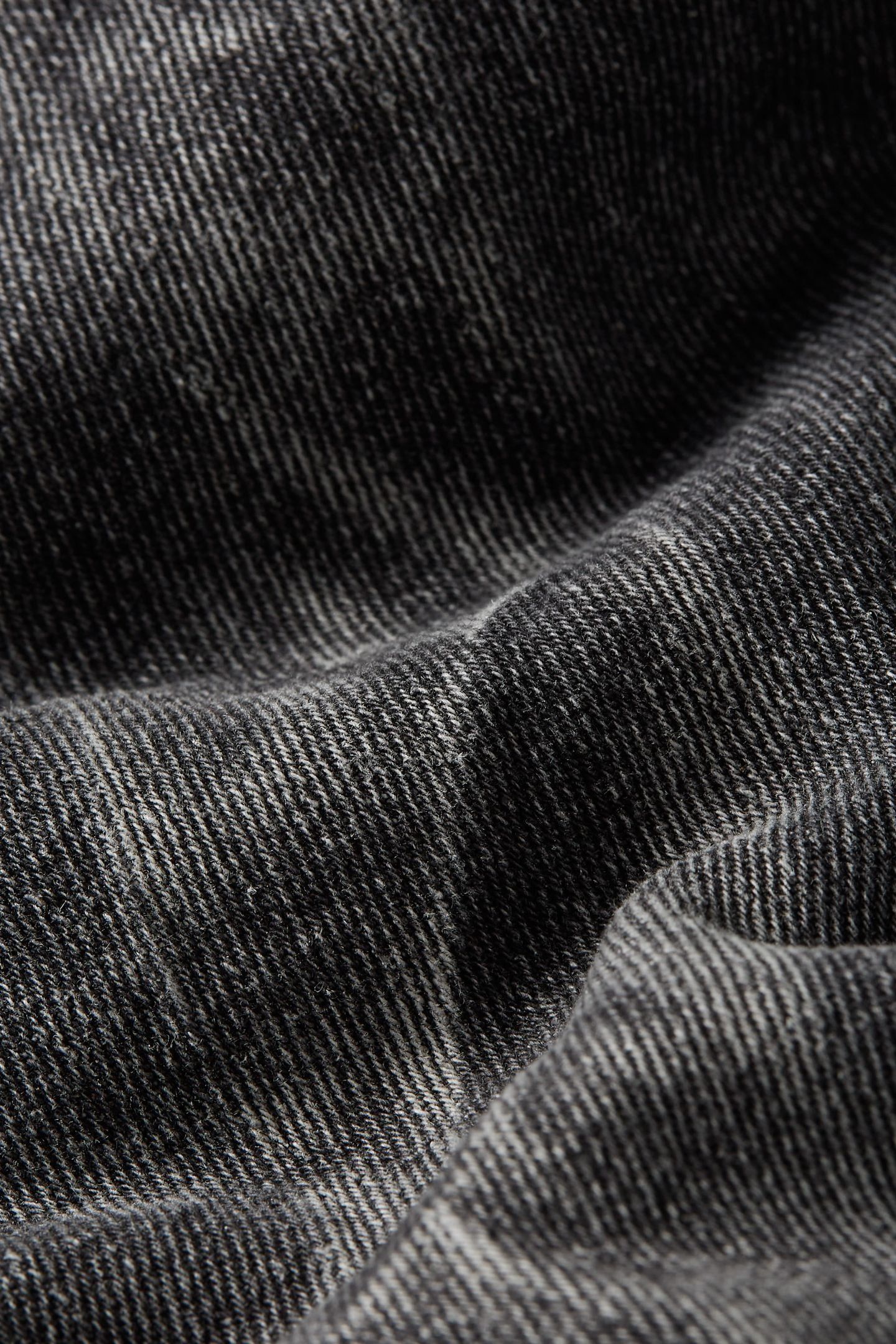 D-STAQ 3D SLIM WORN IN BLACK WATER CAUSTICS 6