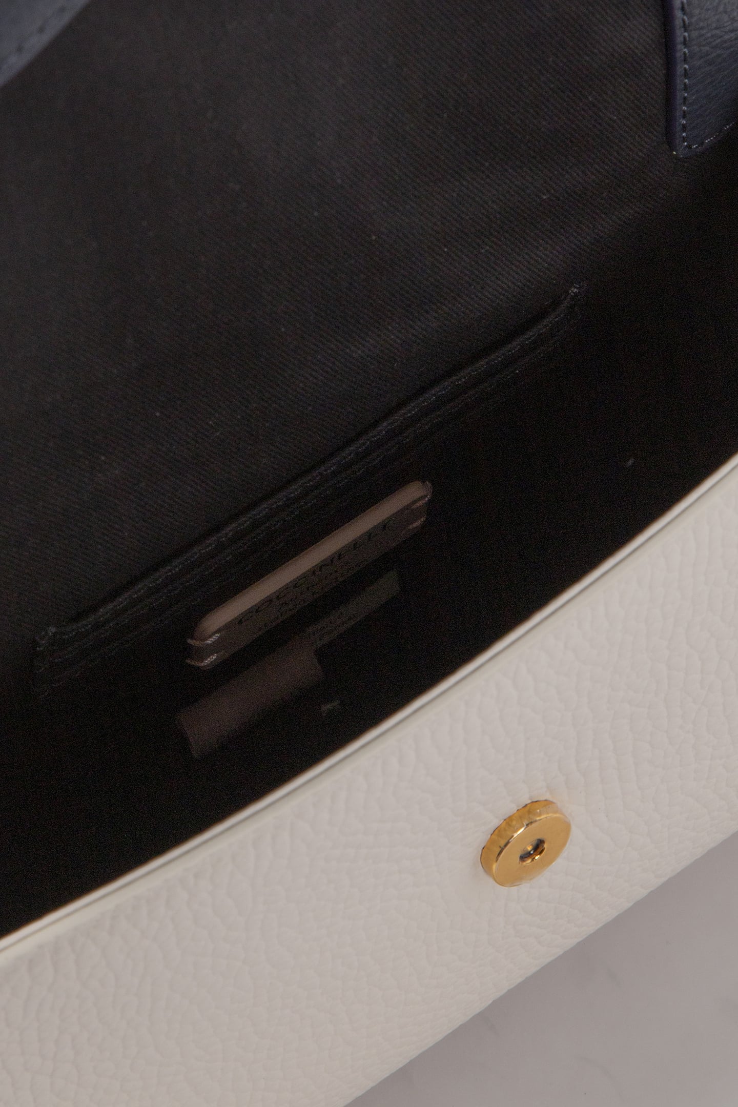 COCCINELLEDORIAN BICOLOR MIDNIGHT BLACK/BLANCO 6